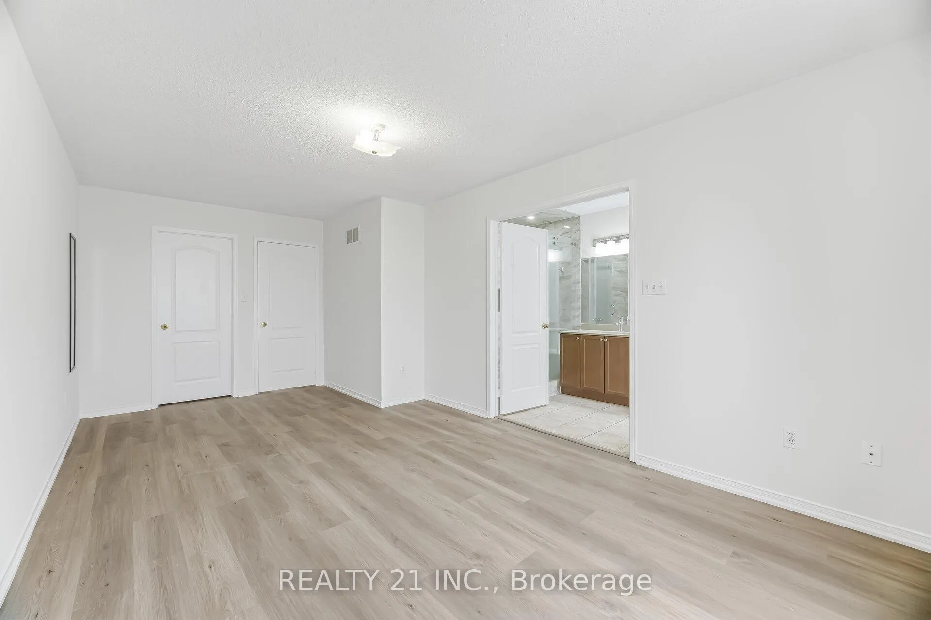 Photo 23 of 76 Sweet Clover Crescent, Brampton, Sandringham-Wellington — HOMEH