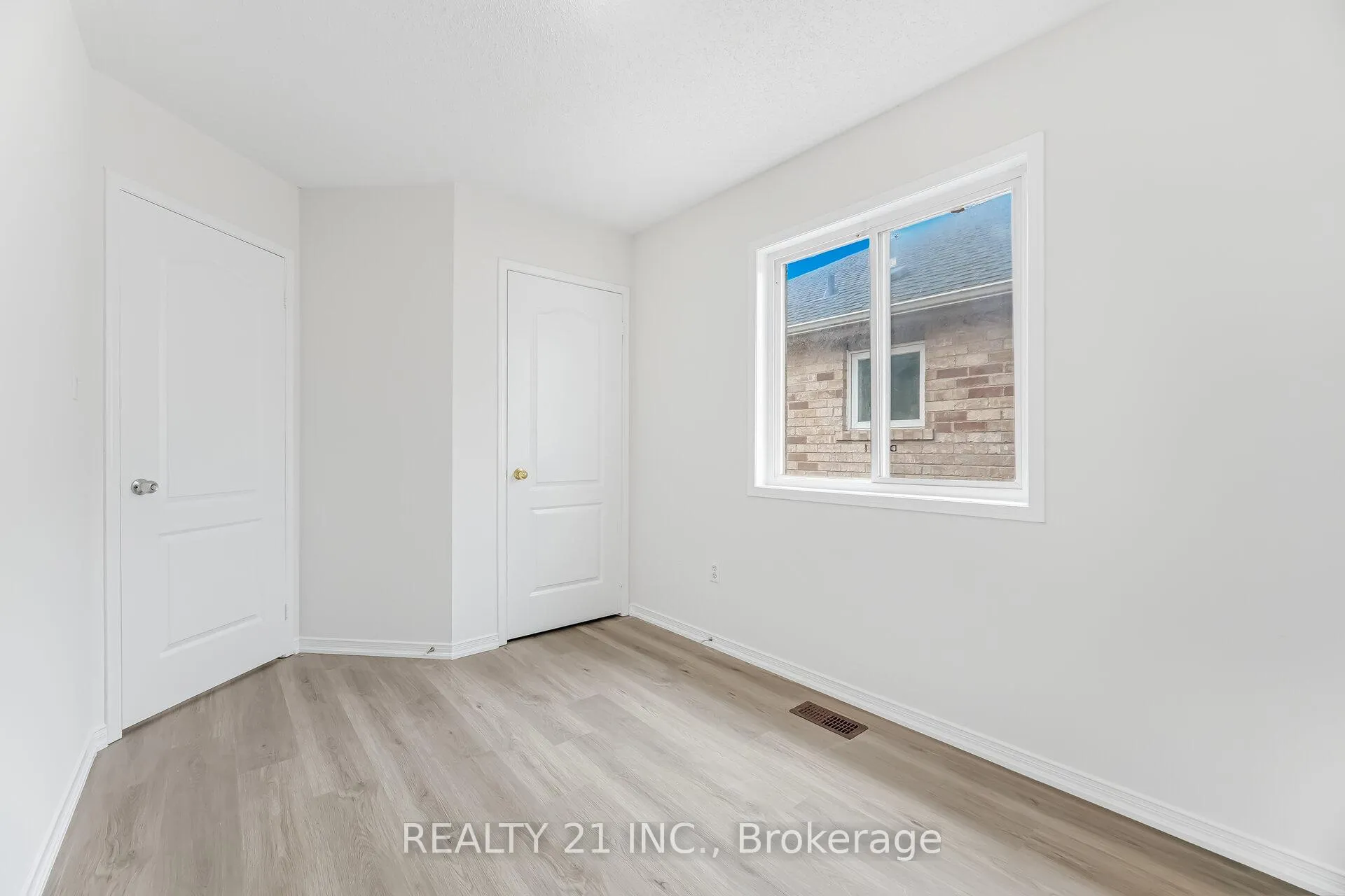 Photo 29 of 76 Sweet Clover Crescent, Brampton, Sandringham-Wellington — HOMEH