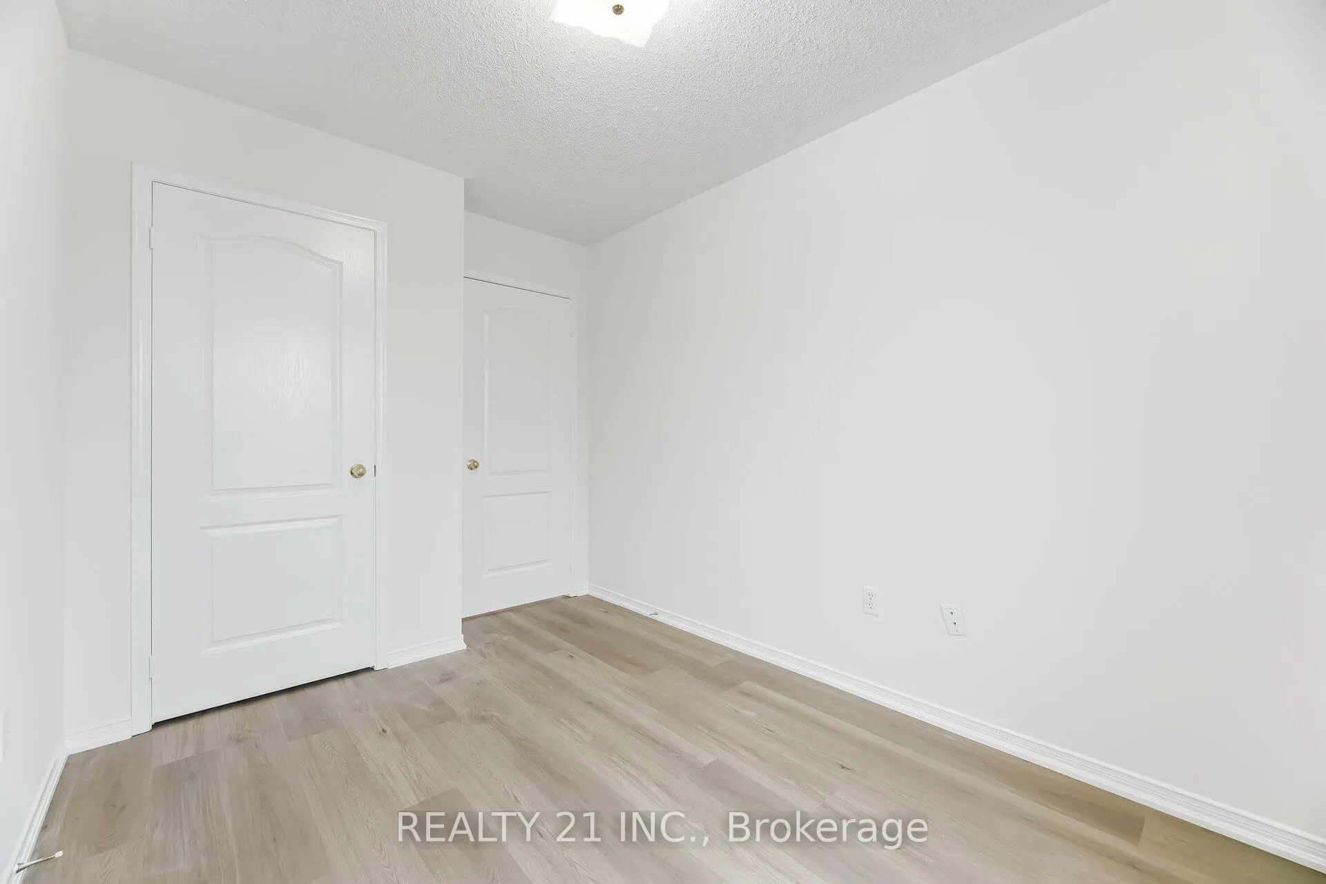 Photo 33 of 76 Sweet Clover Crescent, Brampton, Sandringham-Wellington — HOMEH