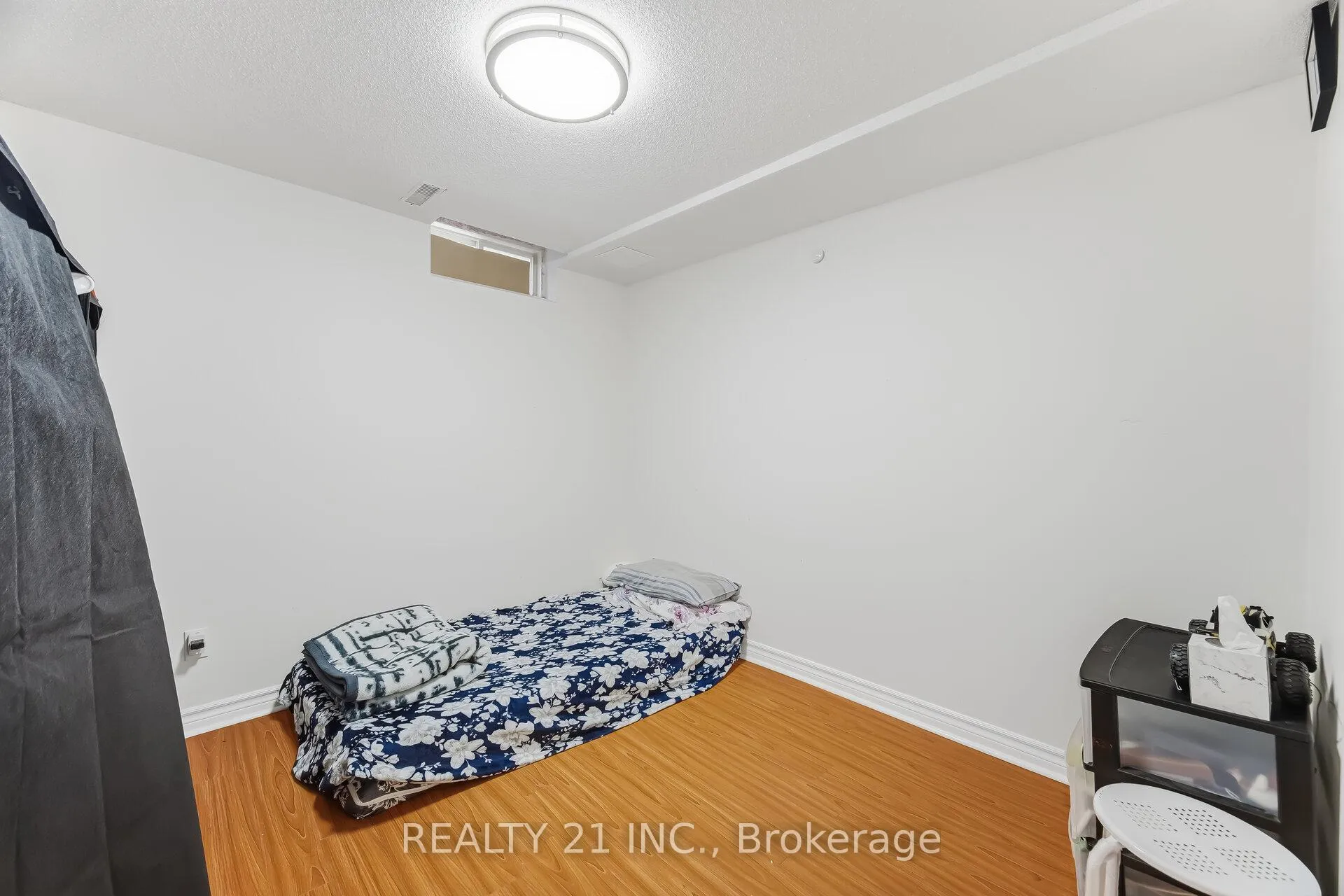 Photo 38 of 76 Sweet Clover Crescent, Brampton, Sandringham-Wellington — HOMEH