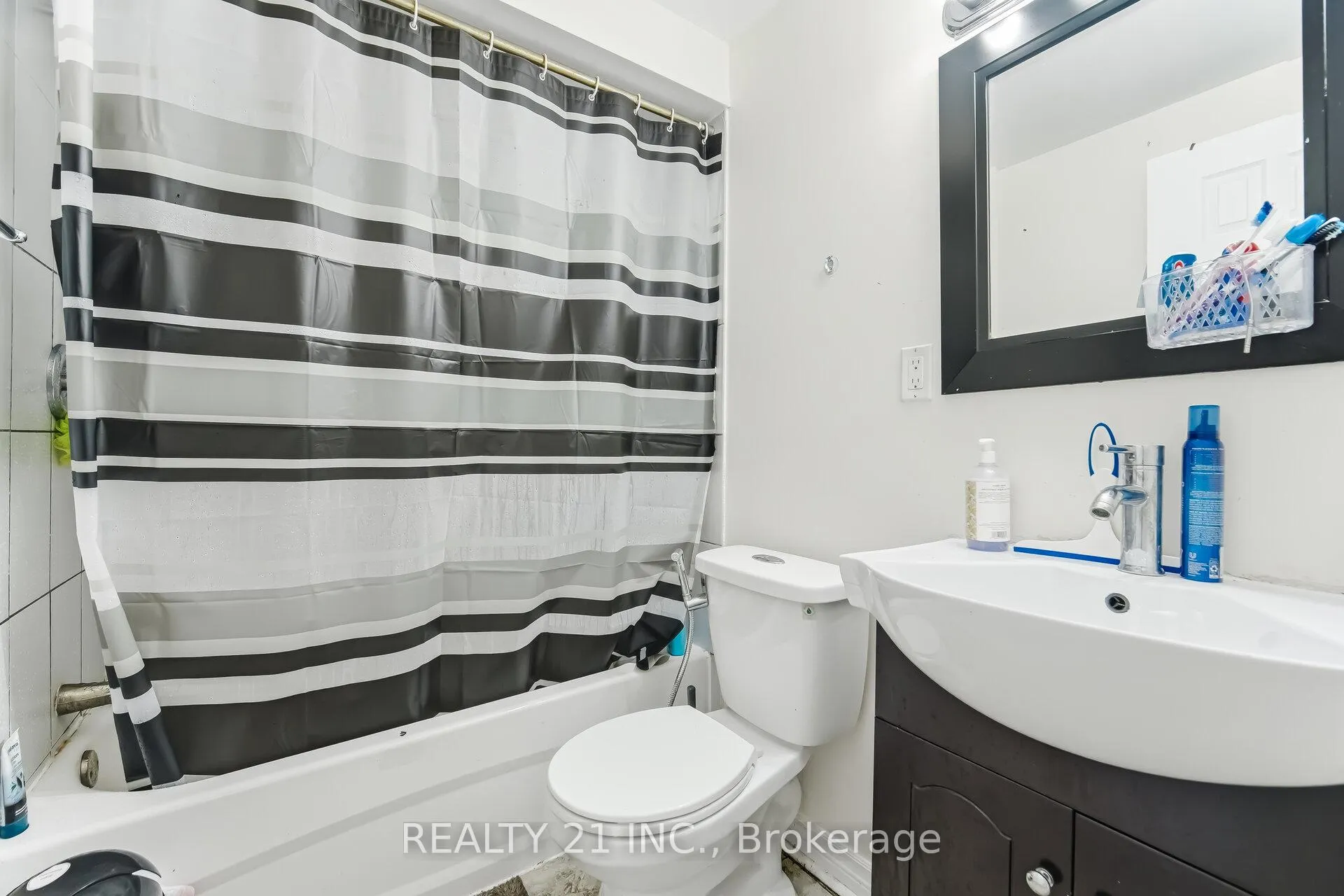 Photo 40 of 76 Sweet Clover Crescent, Brampton, Sandringham-Wellington — HOMEH