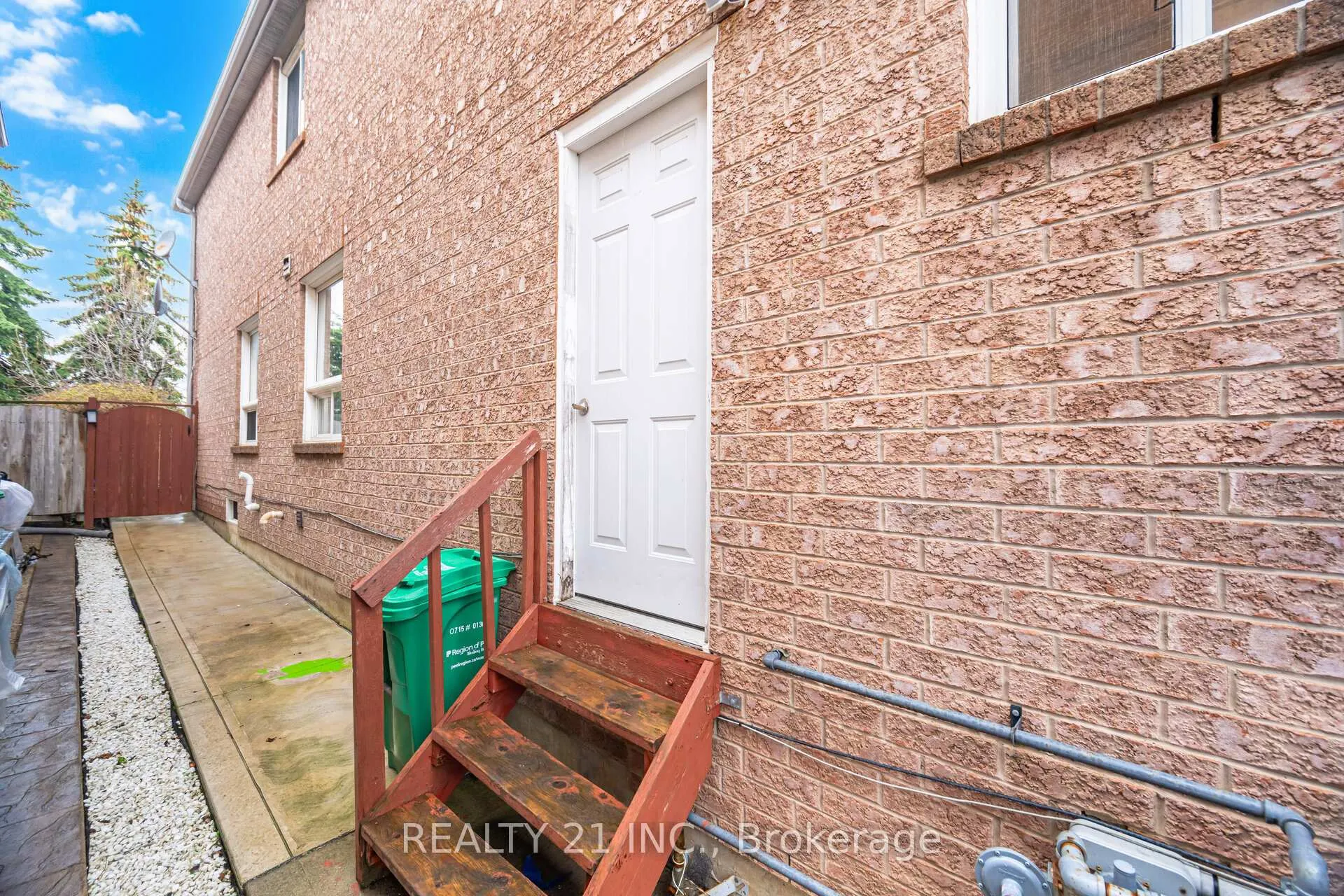 Photo 42 of 76 Sweet Clover Crescent, Brampton, Sandringham-Wellington — HOMEH