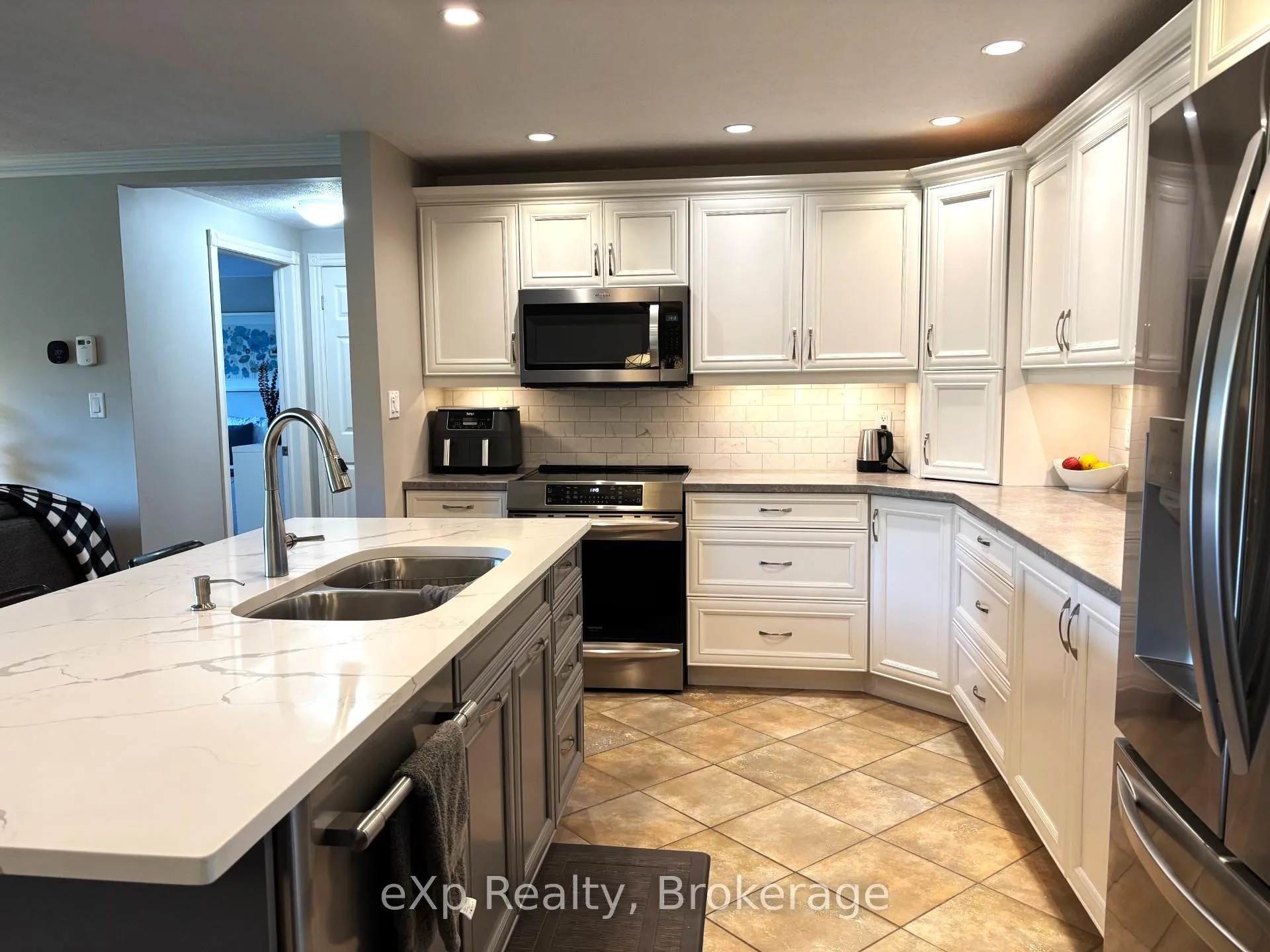 Photo 11 of Unit 204, 85 William Street N, Brockton — HOMEH