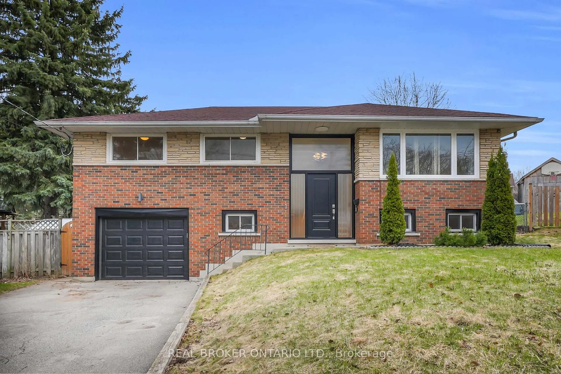 Photo 1 of 37 Nicklin Crescent, Guelph, Riverside Park — HOMEH