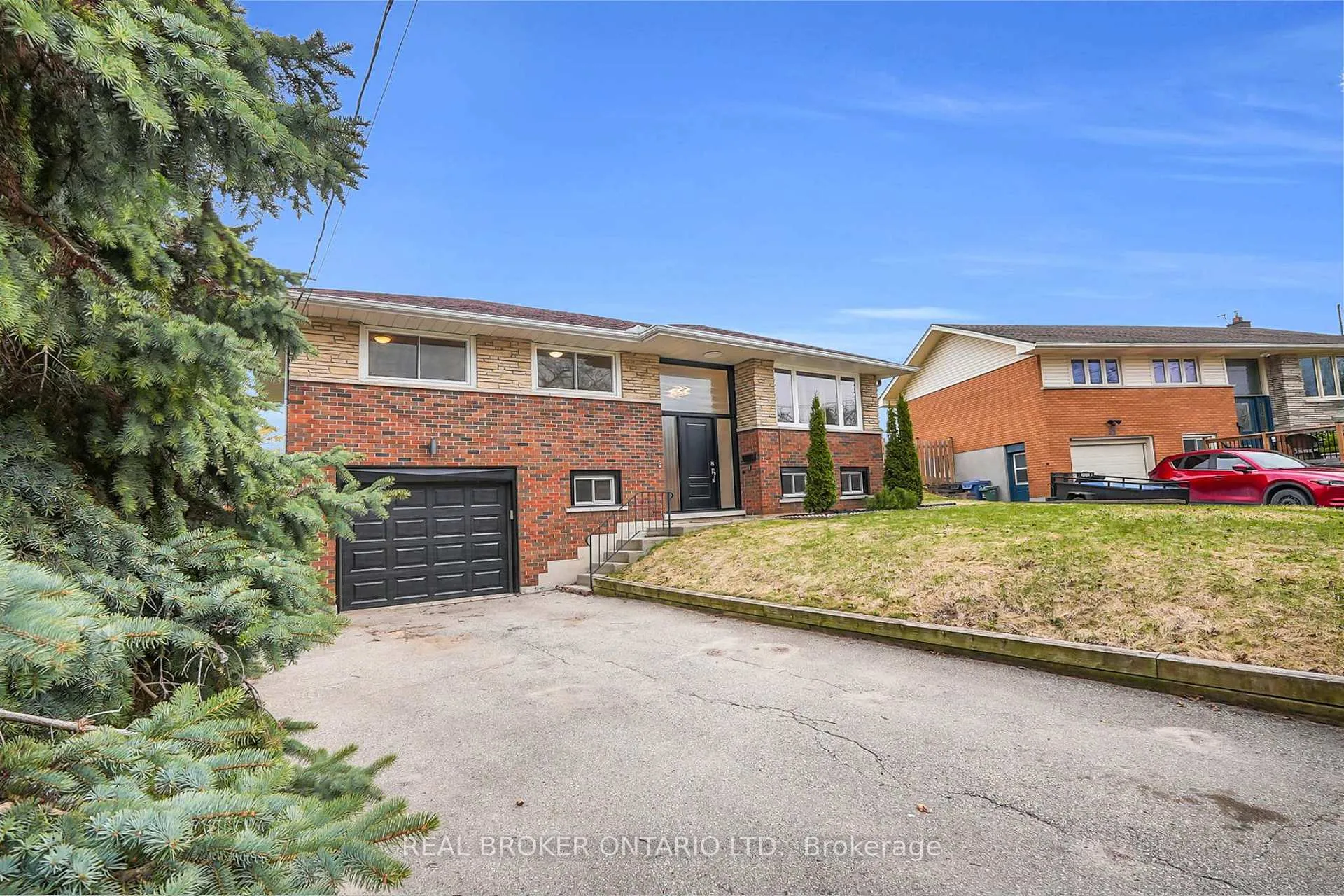 Photo 2 of 37 Nicklin Crescent, Guelph, Riverside Park — HOMEH