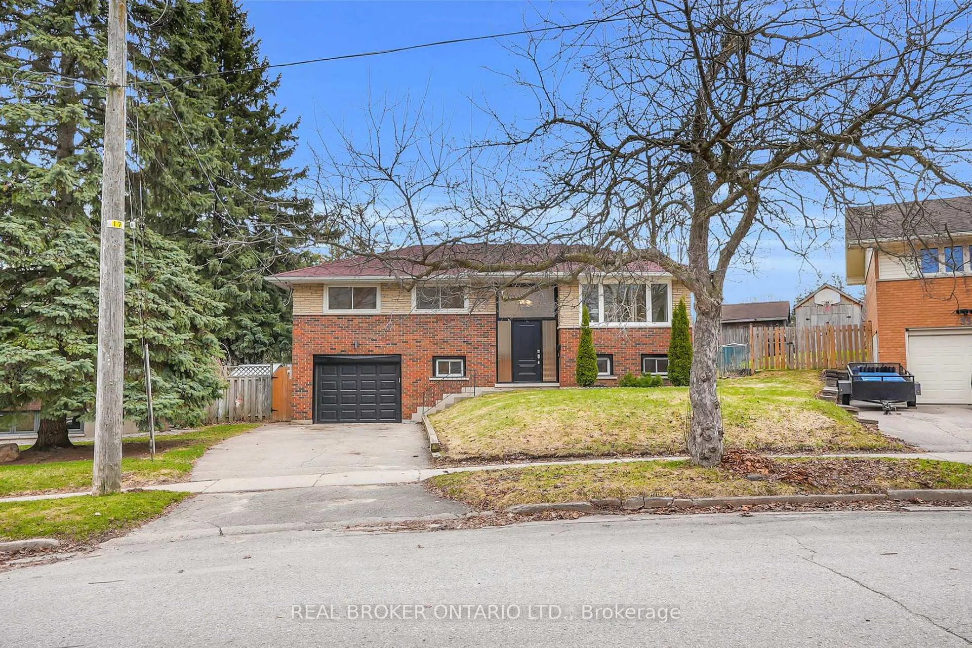 Photo 4 of 37 Nicklin Crescent, Guelph, Riverside Park — HOMEH