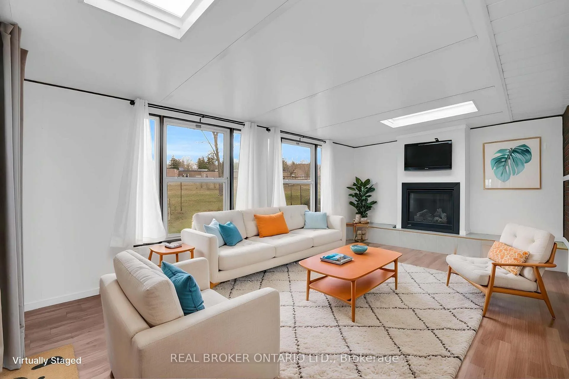 Photo 9 of 37 Nicklin Crescent, Guelph, Riverside Park — HOMEH