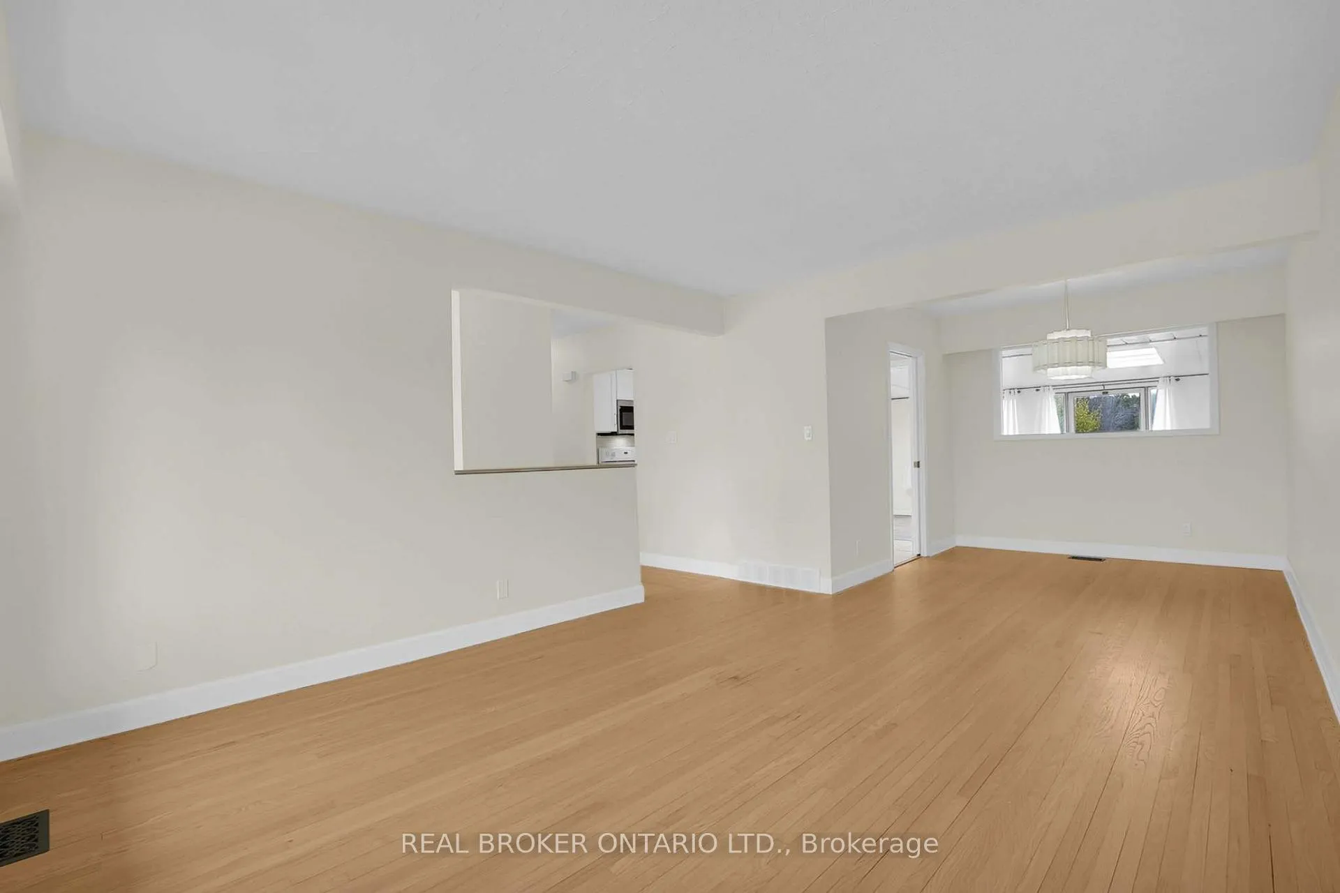 Photo 15 of 37 Nicklin Crescent, Guelph, Riverside Park — HOMEH