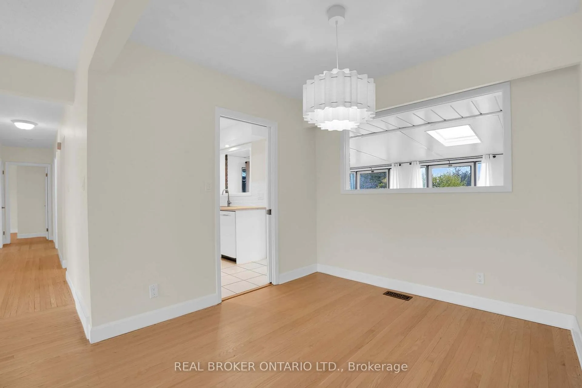 Photo 16 of 37 Nicklin Crescent, Guelph, Riverside Park — HOMEH