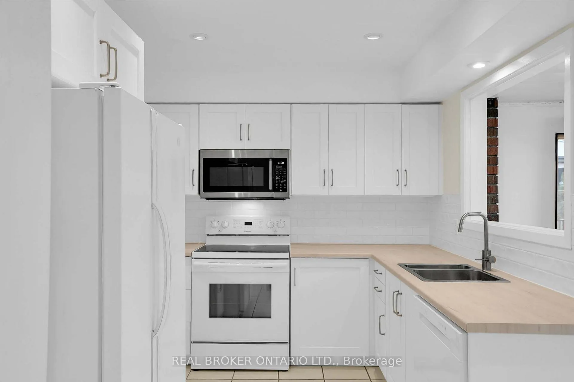Photo 17 of 37 Nicklin Crescent, Guelph, Riverside Park — HOMEH