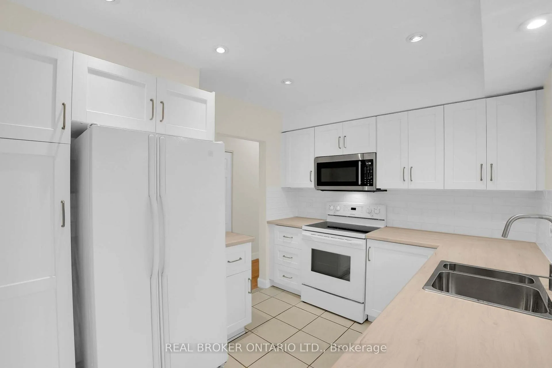 Photo 19 of 37 Nicklin Crescent, Guelph, Riverside Park — HOMEH