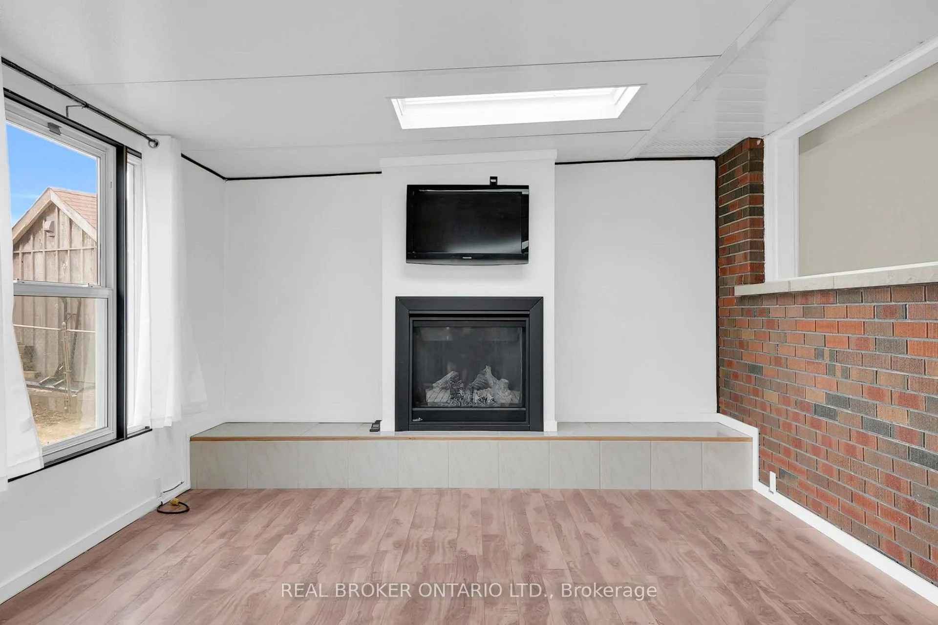 Photo 25 of 37 Nicklin Crescent, Guelph, Riverside Park — HOMEH