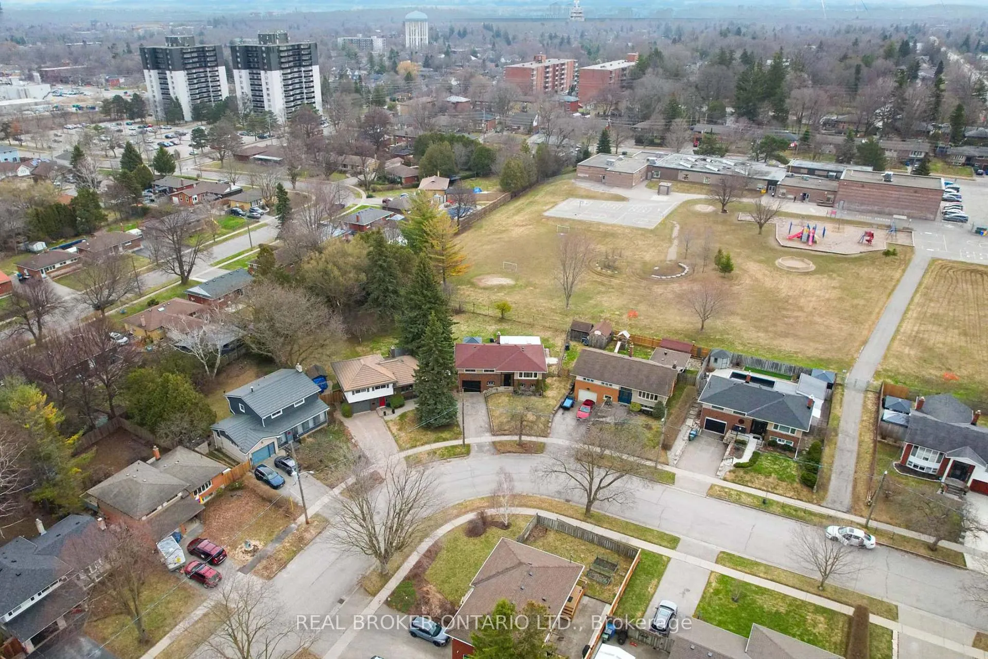 Photo 41 of 37 Nicklin Crescent, Guelph, Riverside Park — HOMEH