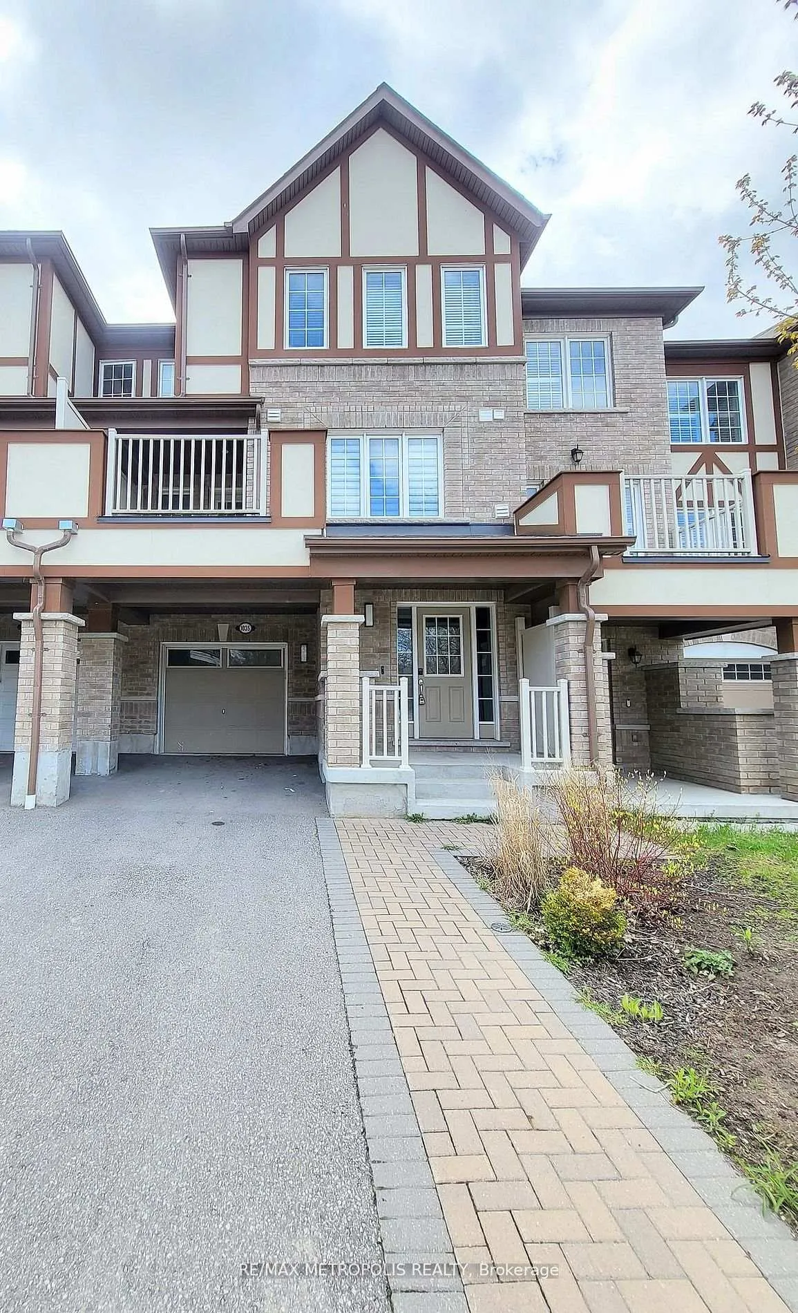 Photo 1 of 1035 Reflection Place, Pickering, Rural Pickering — HOMEH