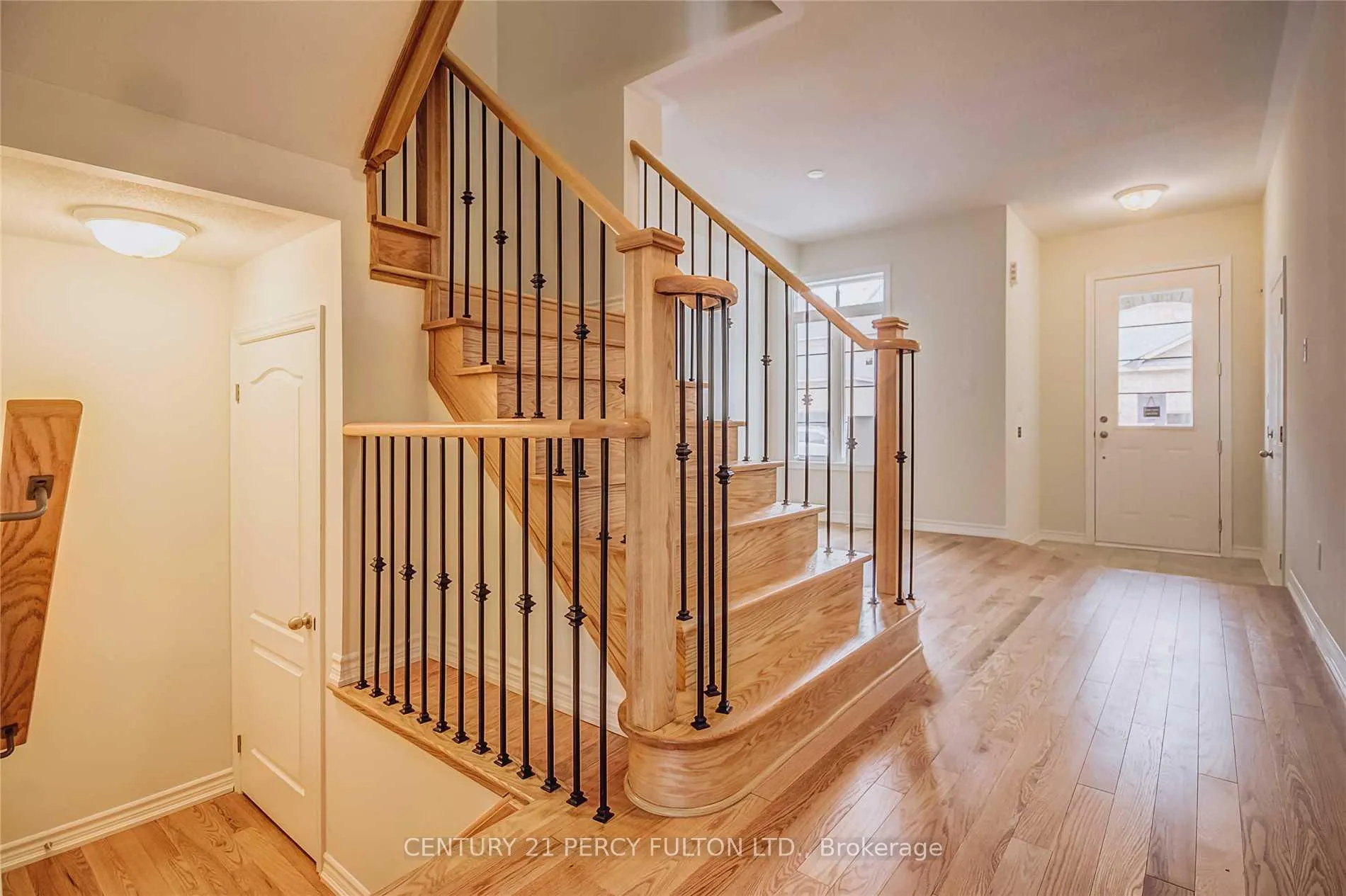 Photo 3 of 108 Workmen's Circle, Ajax, Northwest Ajax — HOMEH