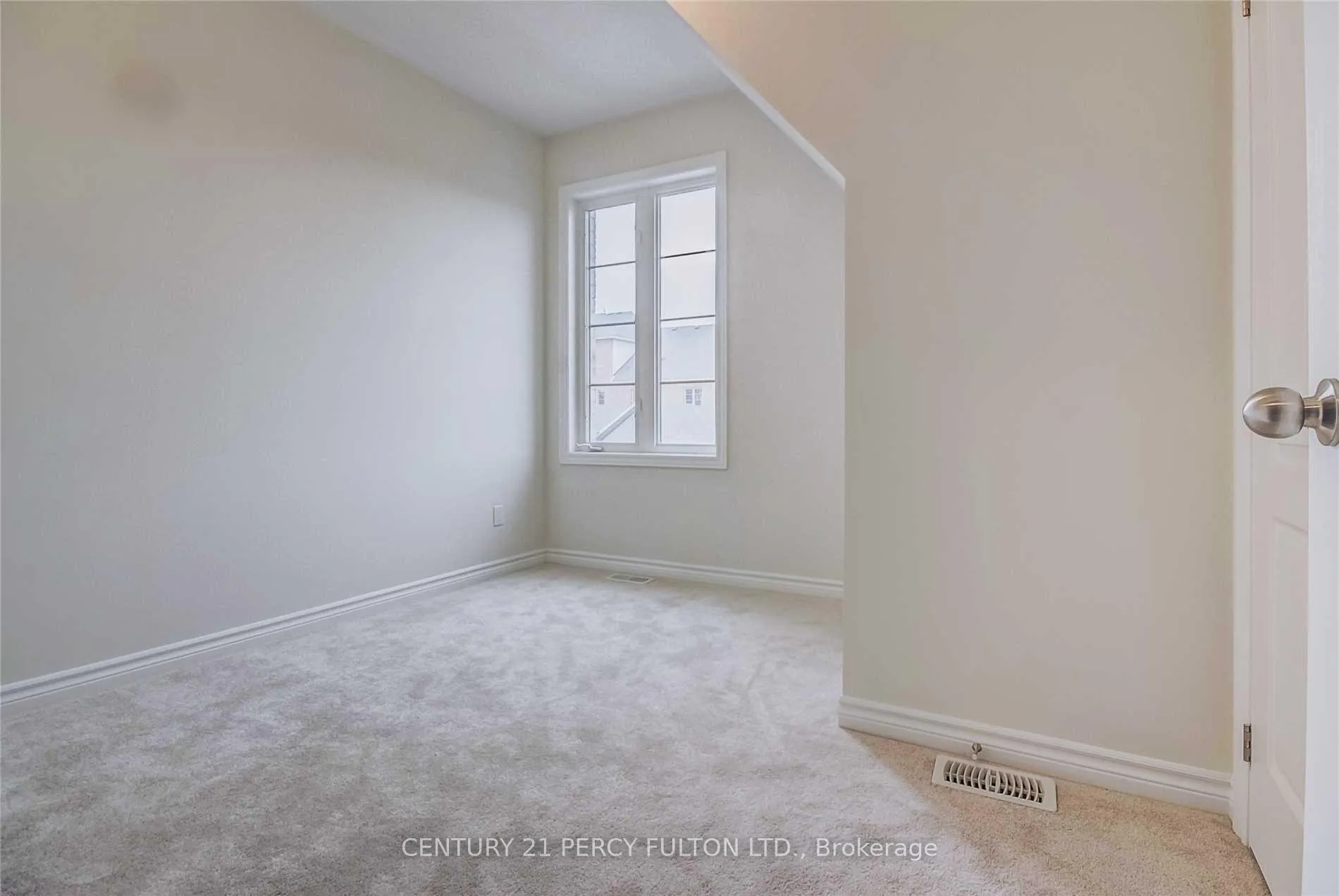 Photo 15 of 108 Workmen's Circle, Ajax, Northwest Ajax — HOMEH