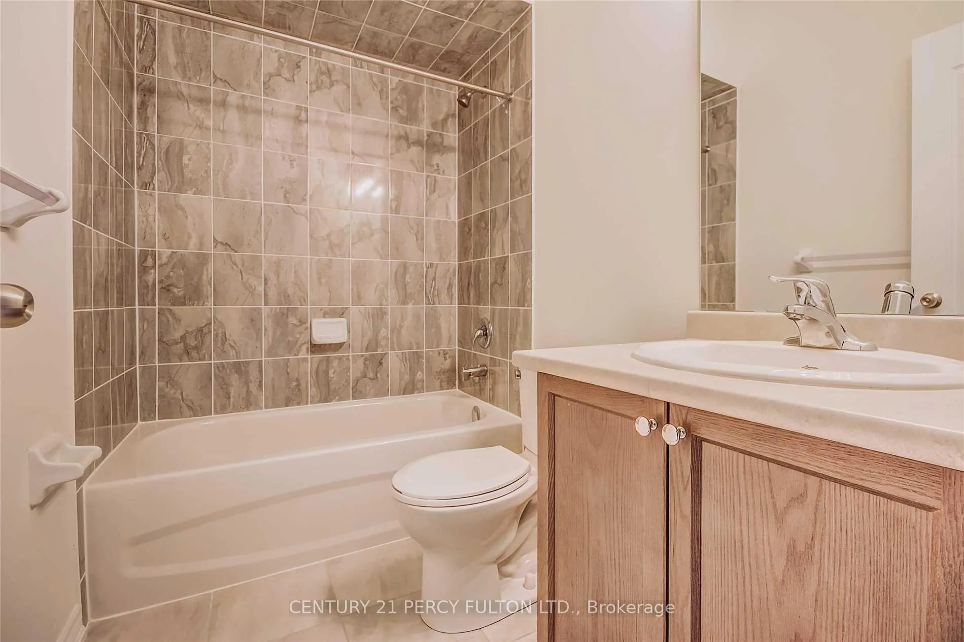 Photo 17 of 108 Workmen's Circle, Ajax, Northwest Ajax — HOMEH