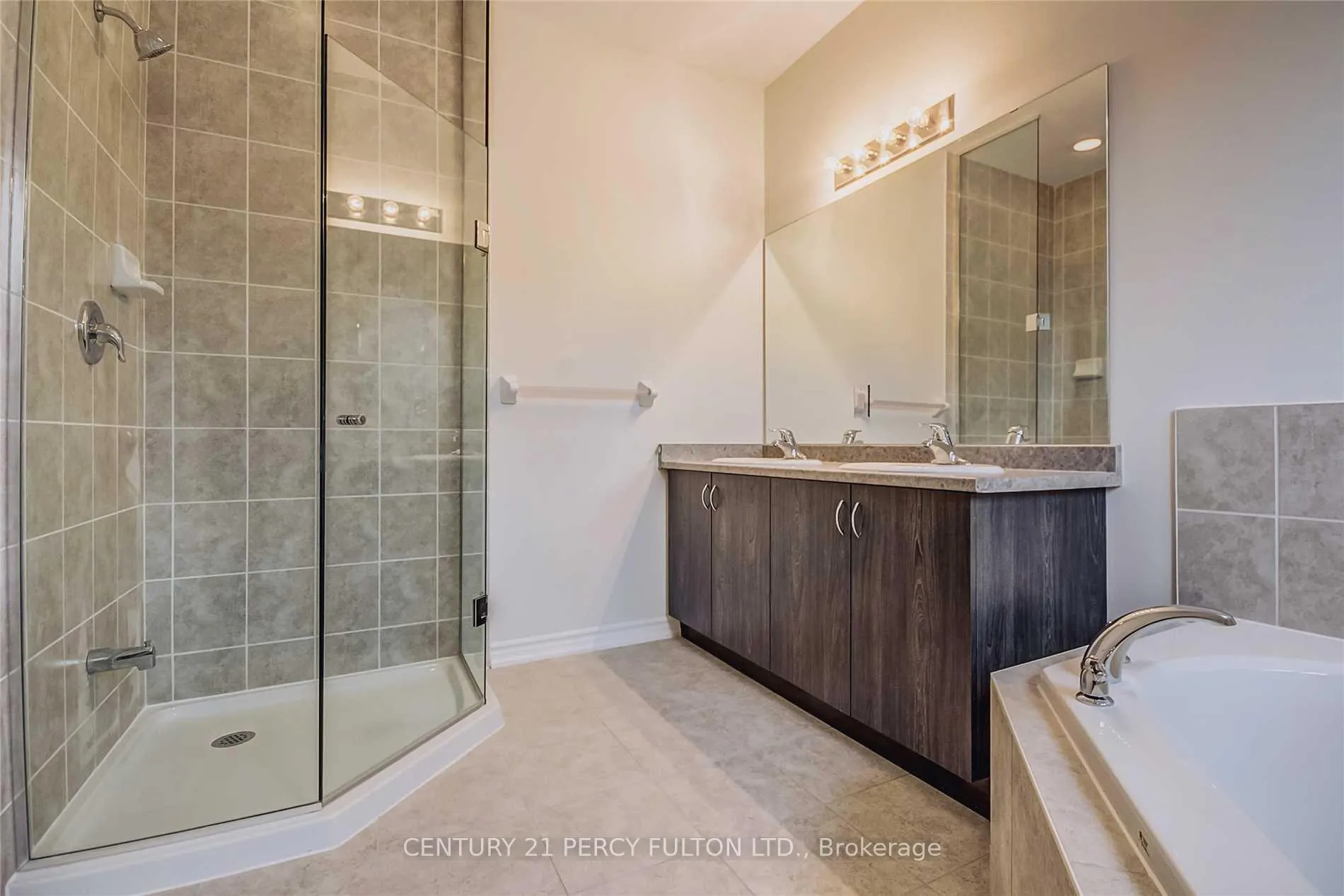 Photo 18 of 108 Workmen's Circle, Ajax, Northwest Ajax — HOMEH