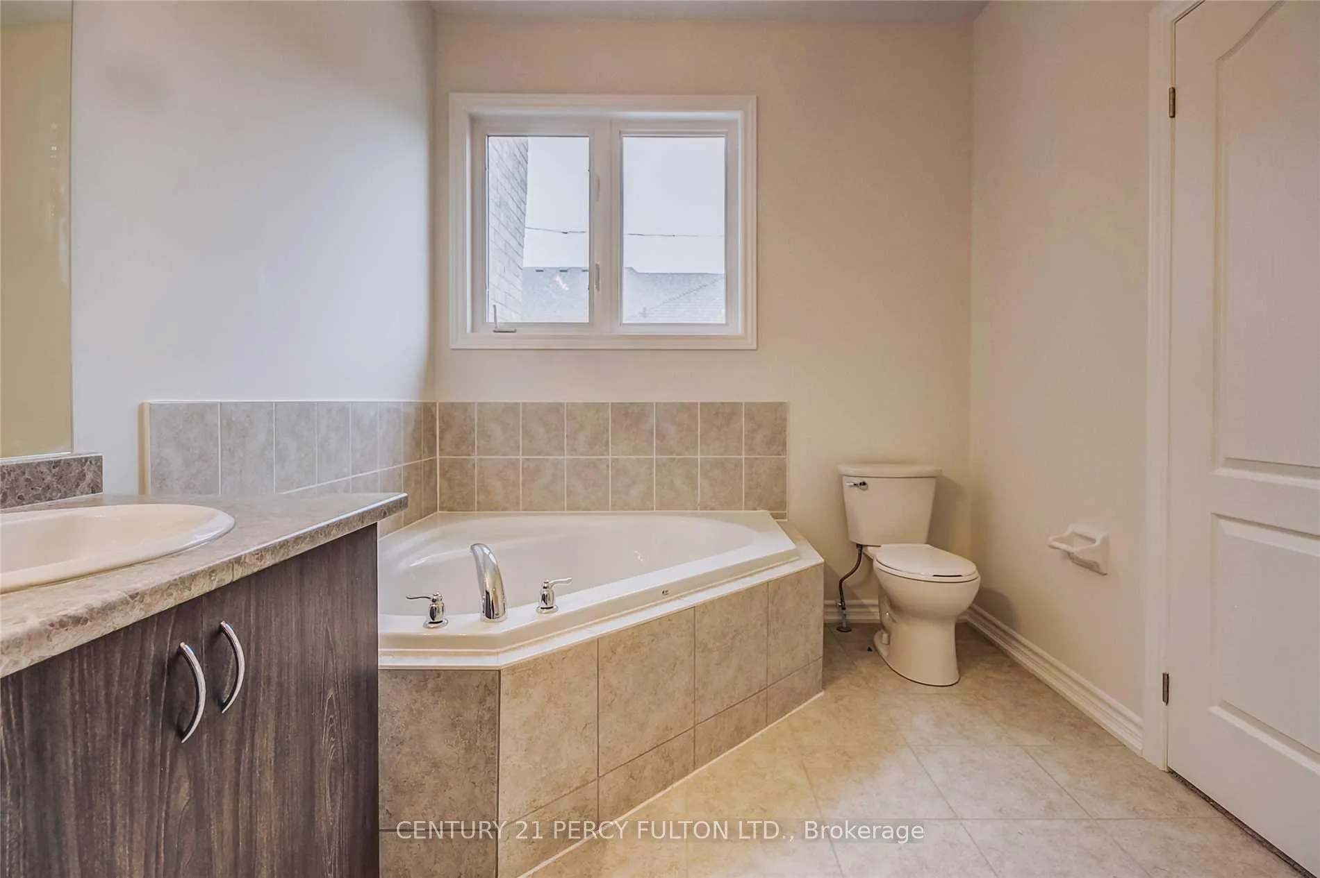 Photo 19 of 108 Workmen's Circle, Ajax, Northwest Ajax — HOMEH