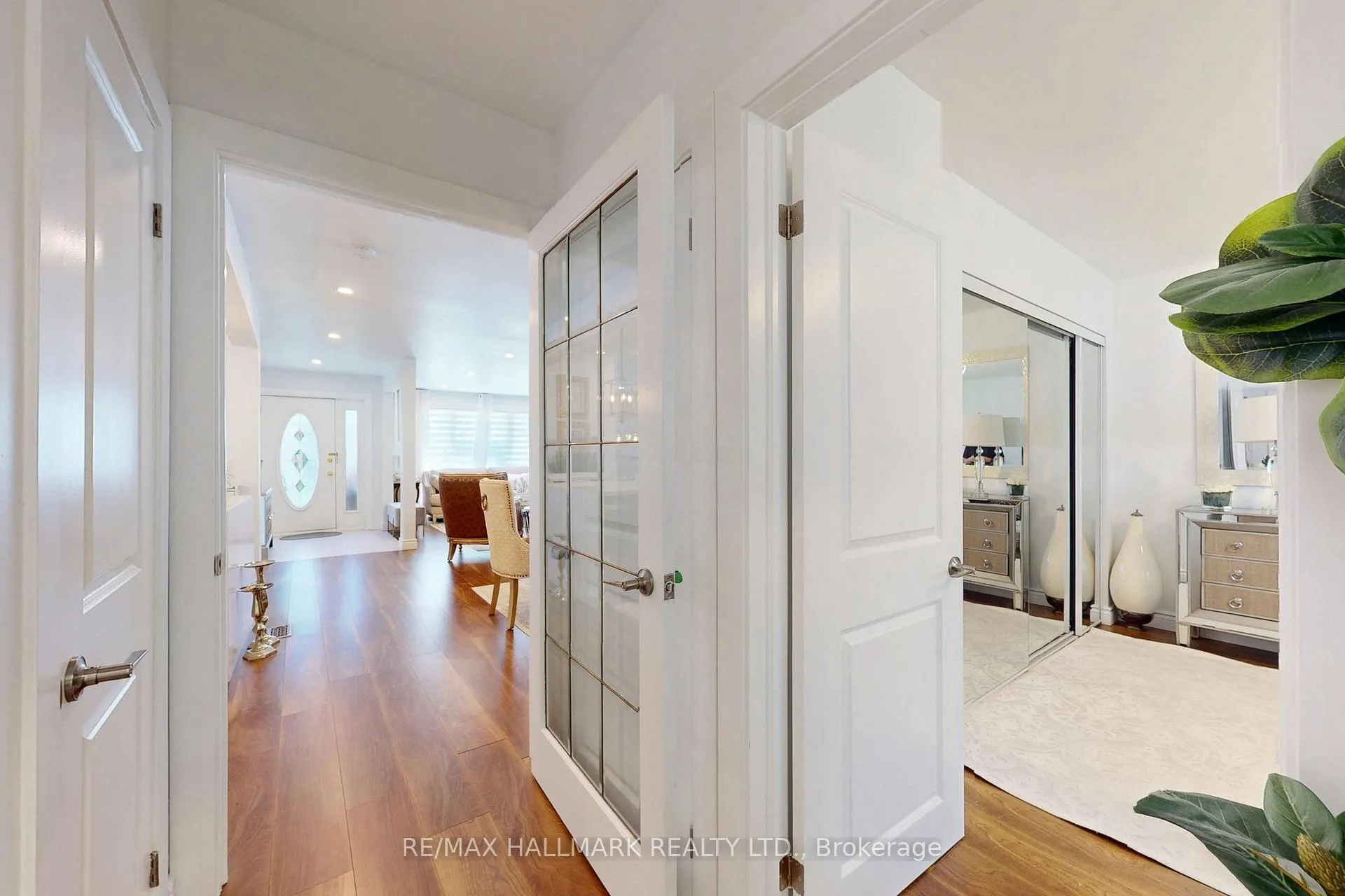 Photo 9 of 96 Searle Avenue, North York, Bathurst Manor — HOMEH
