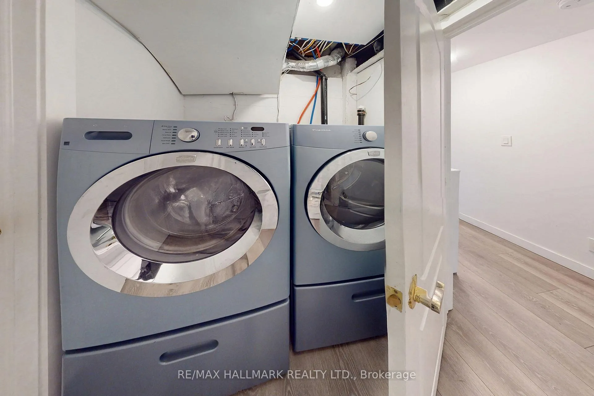 Photo 34 of 96 Searle Avenue, North York, Bathurst Manor — HOMEH