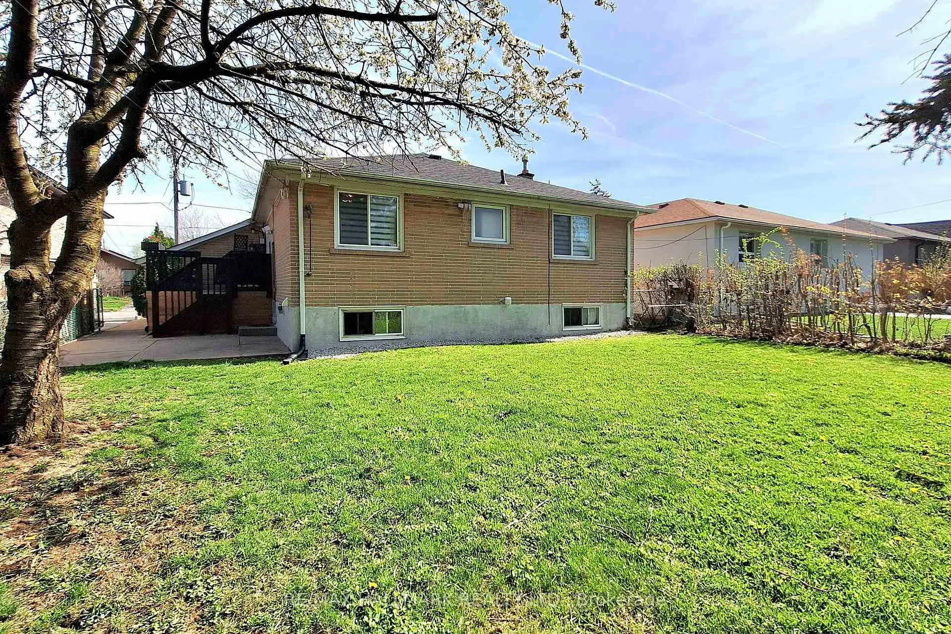 Photo 35 of 96 Searle Avenue, North York, Bathurst Manor — HOMEH