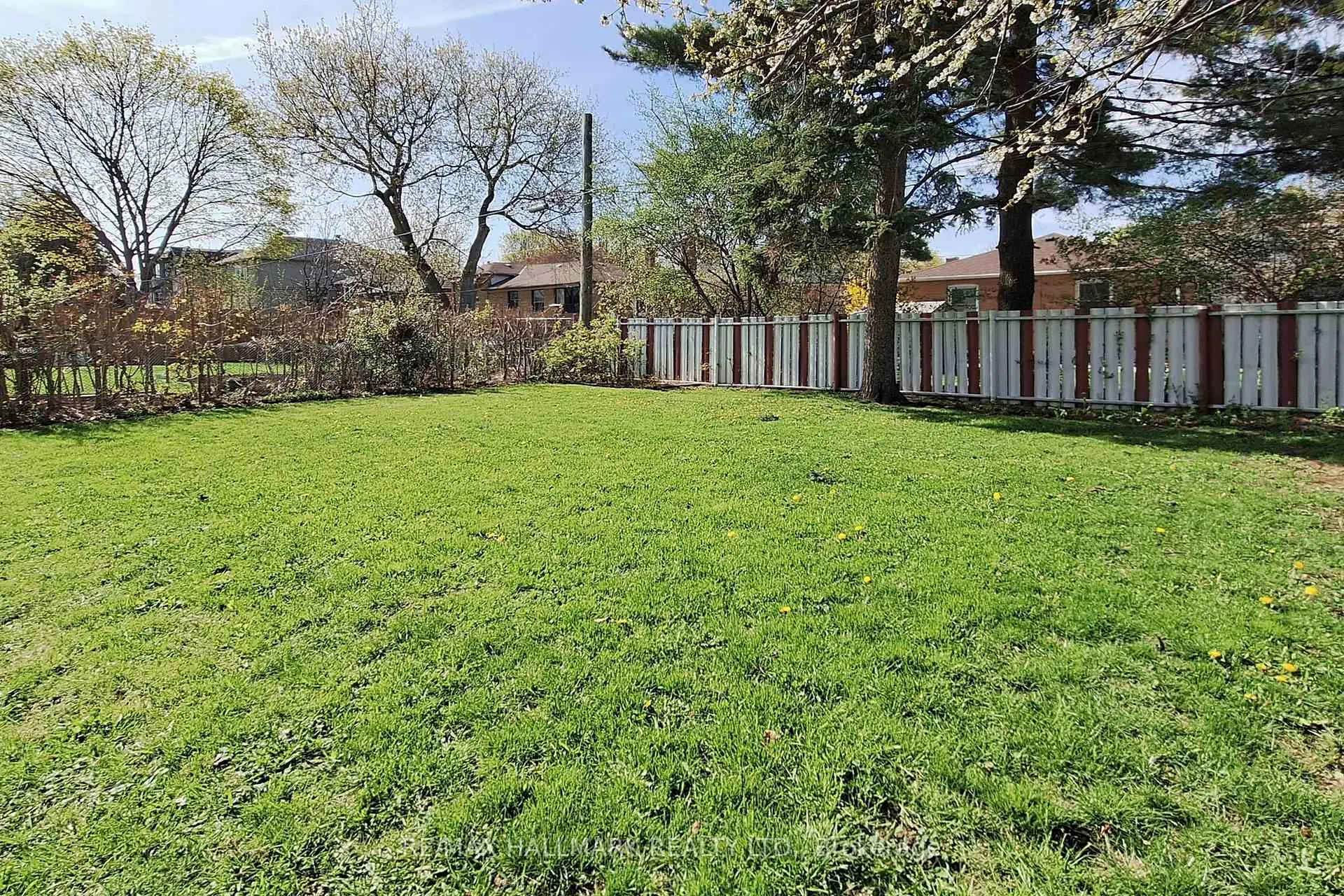 Photo 36 of 96 Searle Avenue, North York, Bathurst Manor — HOMEH