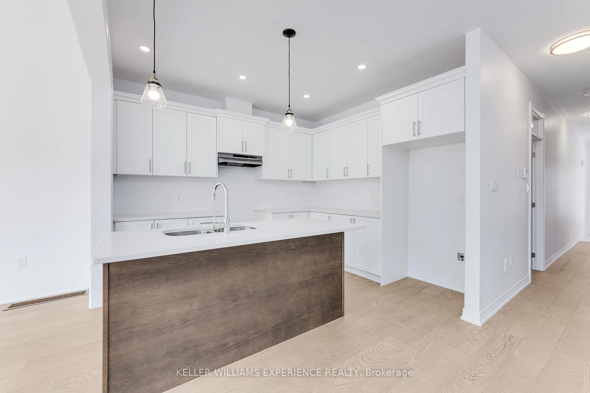 Photo 3 of 54 Sagewood Avenue, Barrie, Rural Barrie Southeast — HOMEH