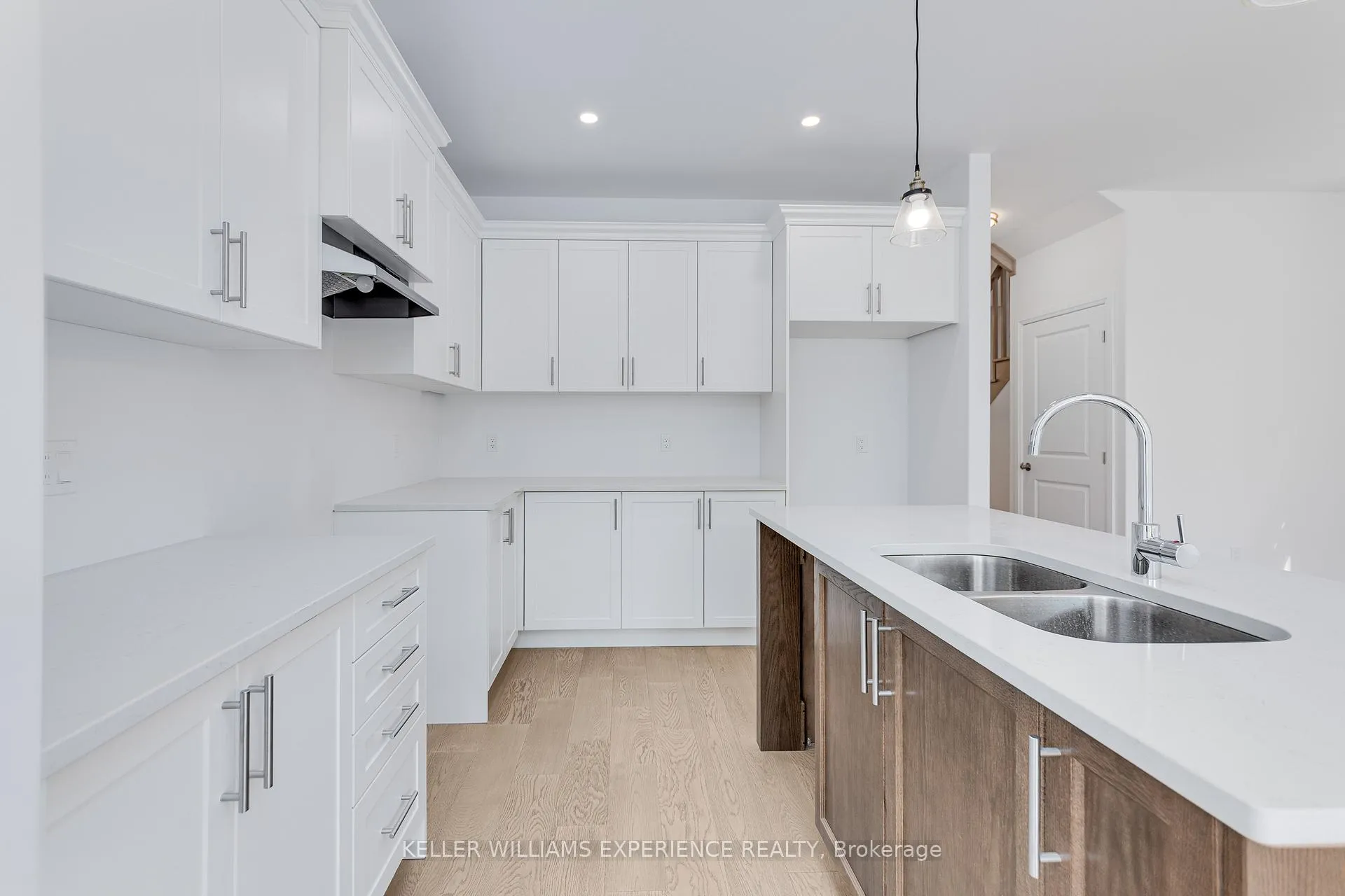 Photo 14 of 54 Sagewood Avenue, Barrie, Rural Barrie Southeast — HOMEH