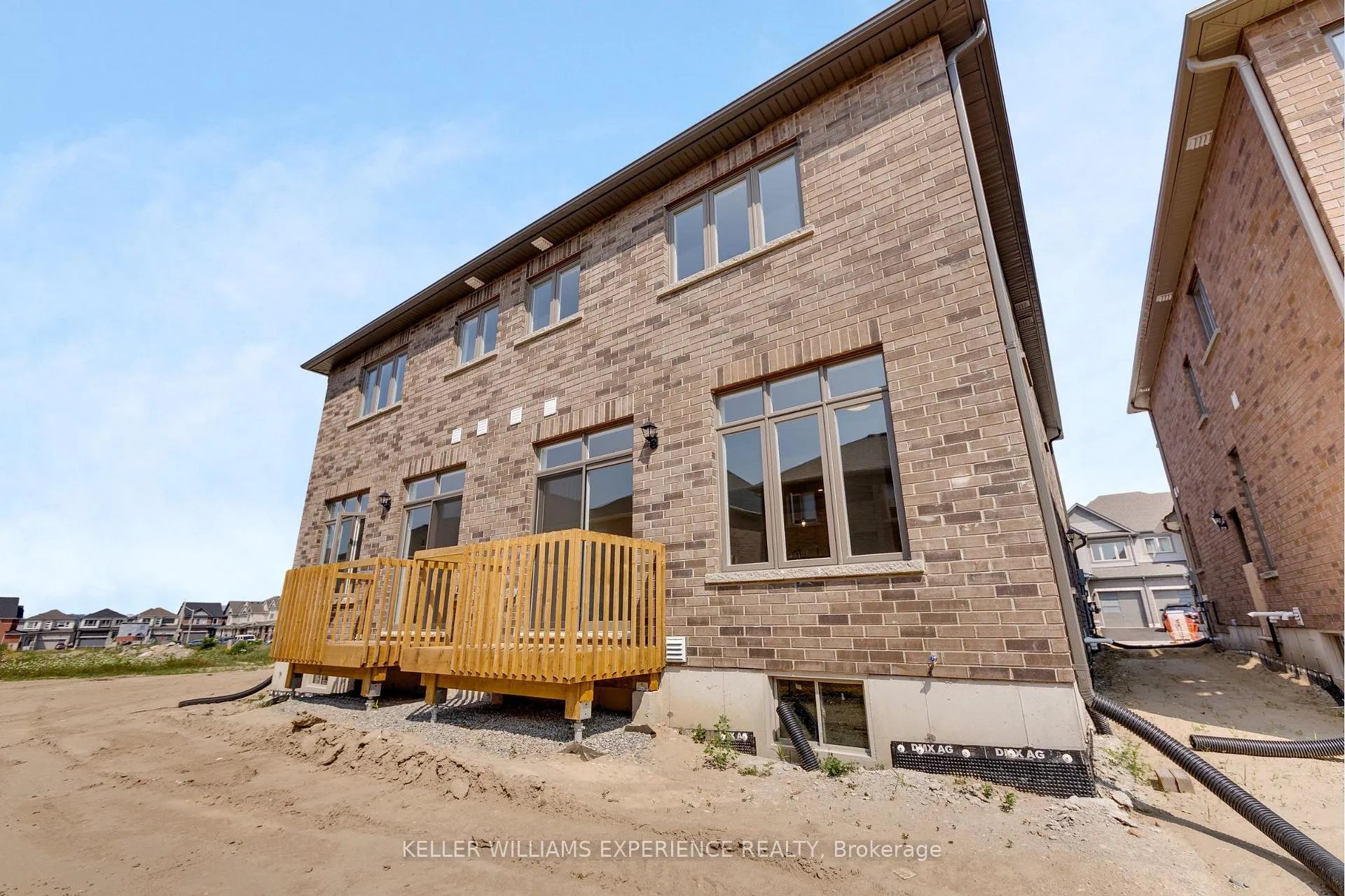 Photo 36 of 54 Sagewood Avenue, Barrie, Rural Barrie Southeast — HOMEH