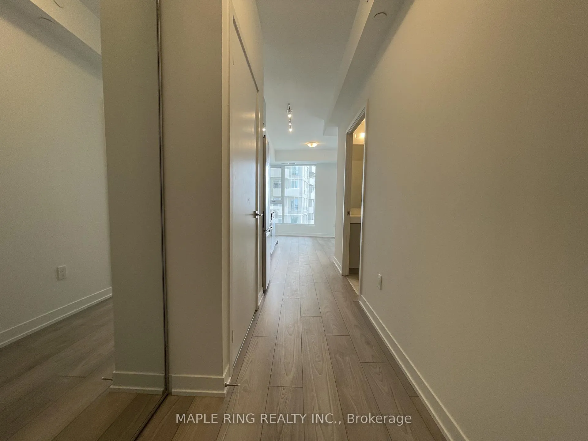 Photo 4 of Unit 1103, 474 Caldari Road, Vaughan, Concord — HOMEH