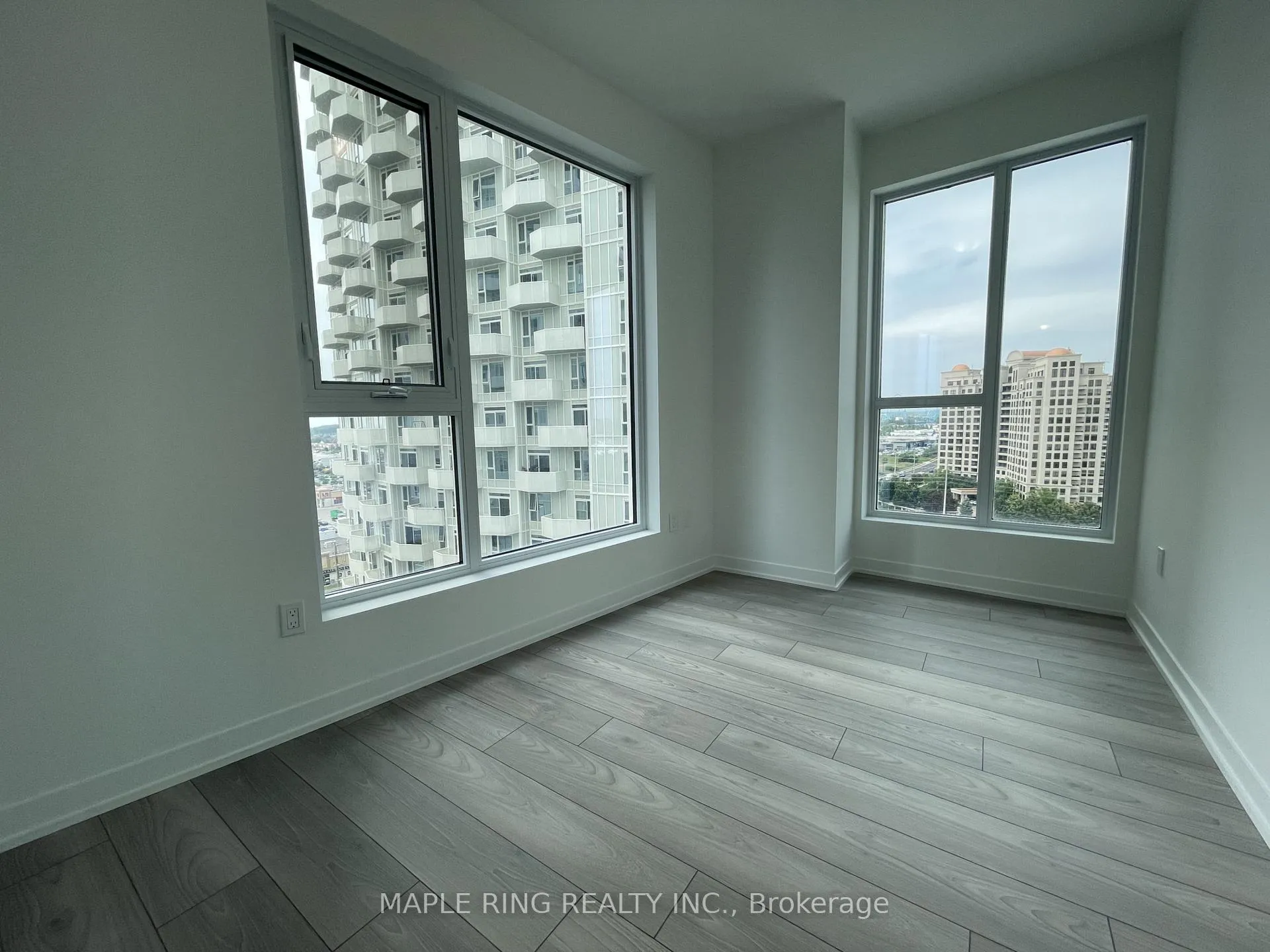Photo 6 of Unit 1103, 474 Caldari Road, Vaughan, Concord — HOMEH