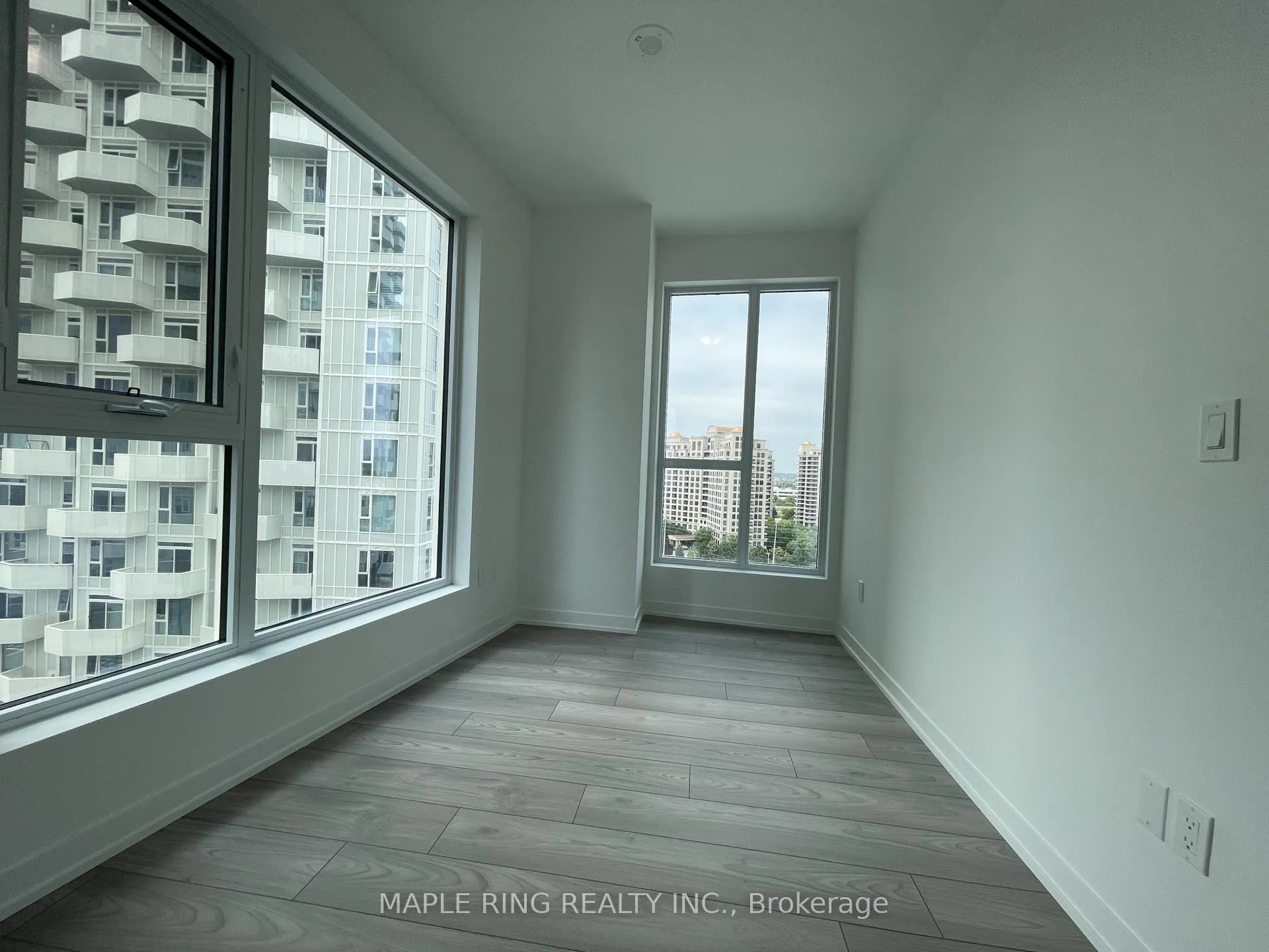 Photo 11 of Unit 1103, 474 Caldari Road, Vaughan, Concord — HOMEH