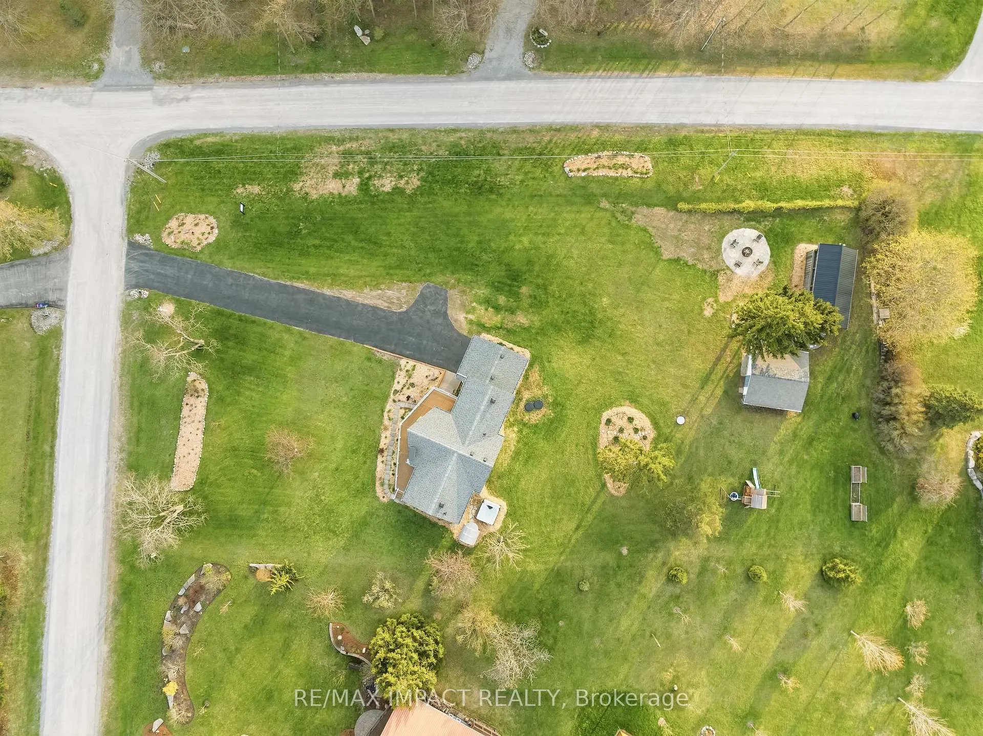 Photo 4 of 2 Skiview Drive, Cavan Monaghan, Rural Cavan Monaghan — HOMEH