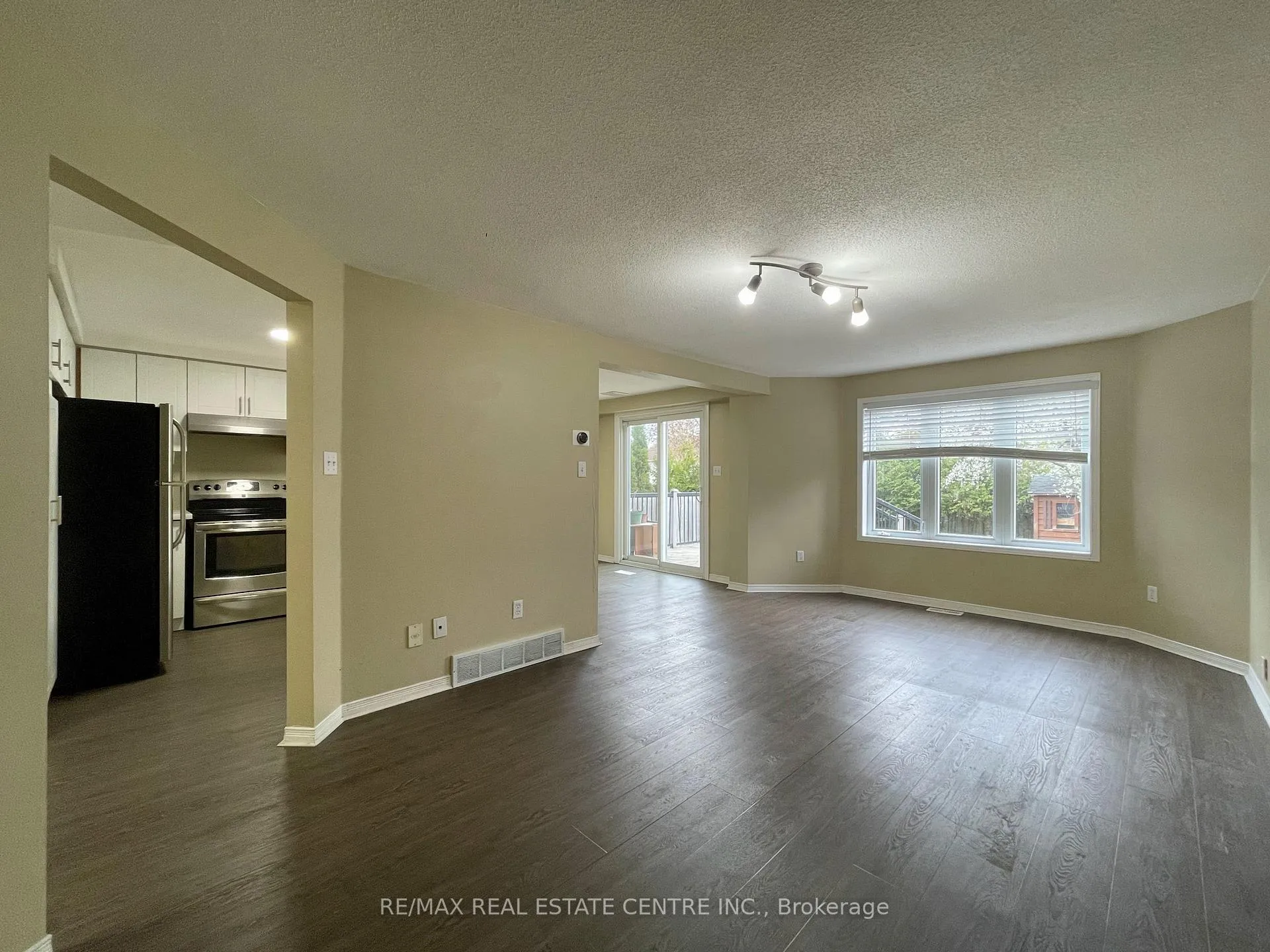 Photo 3 of 220 Pastern Trail, Waterloo — HOMEH