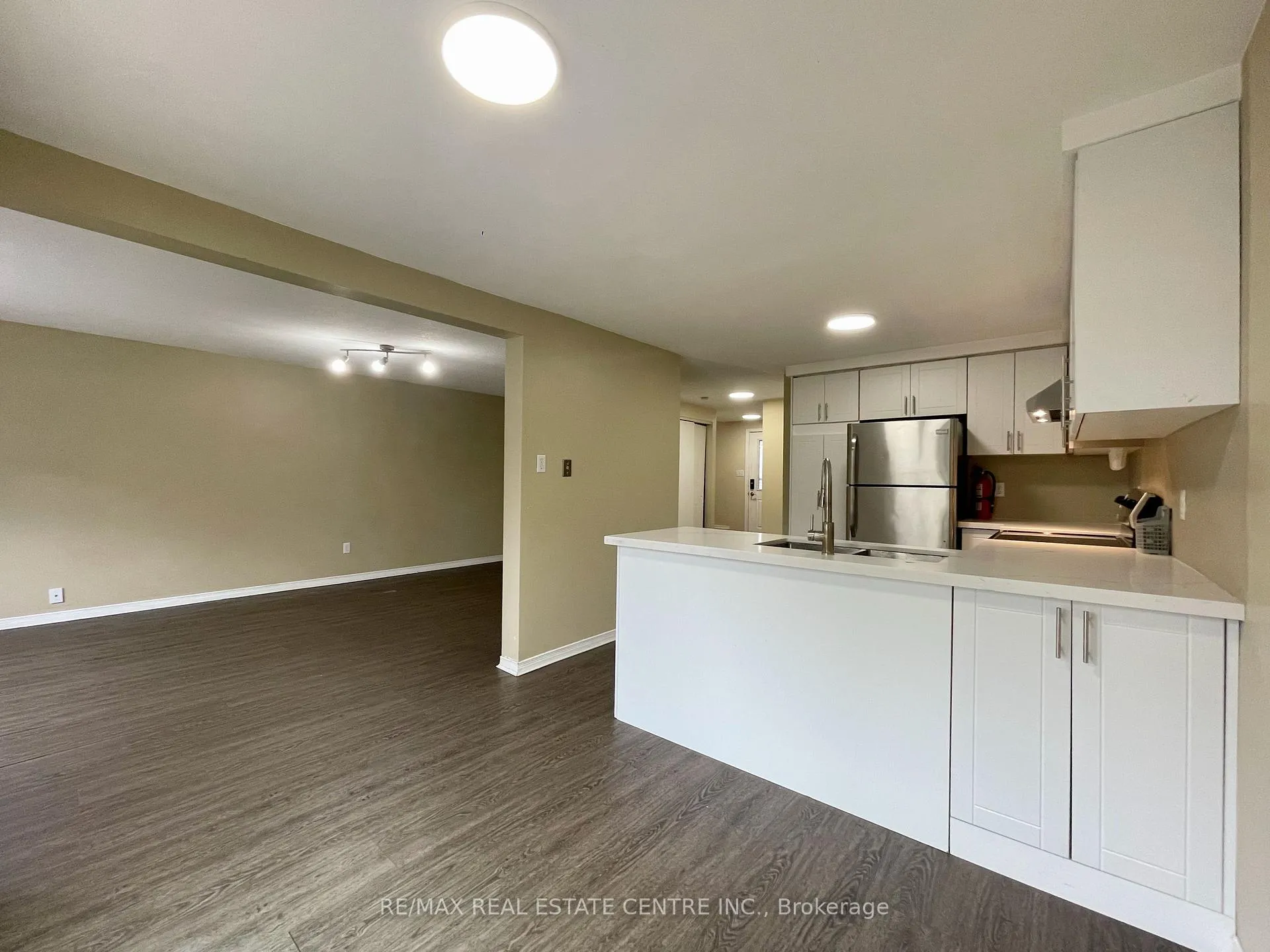 Photo 4 of 220 Pastern Trail, Waterloo — HOMEH
