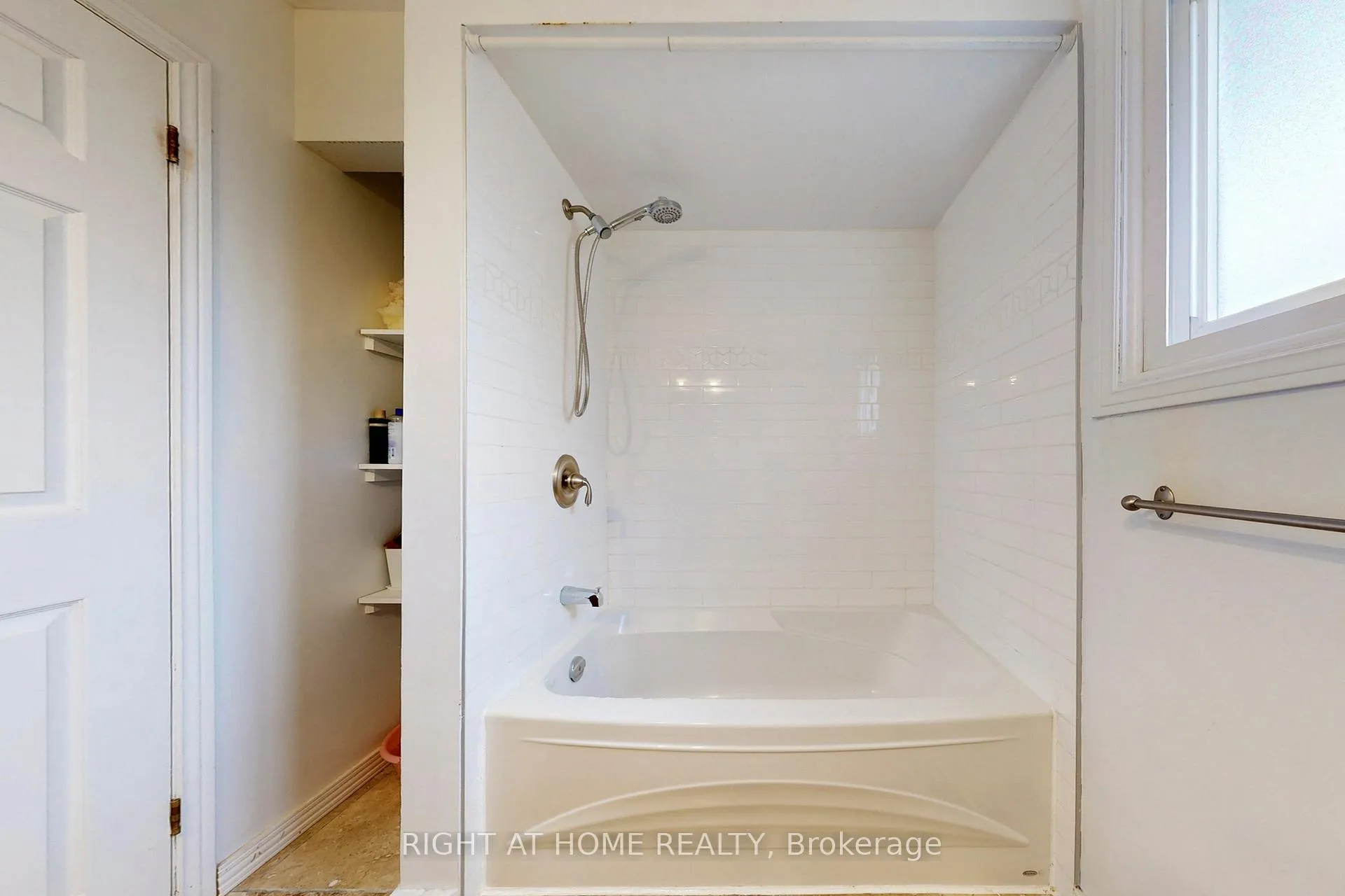 Photo 28 of 62 Como Place, Hamilton, Ryckmans — HOMEH