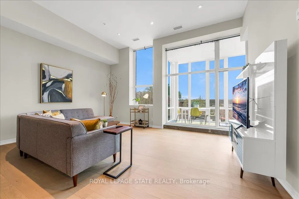 Photo 4 of Unit 301, 50 Murray Street W, Hamilton, Central — HOMEH