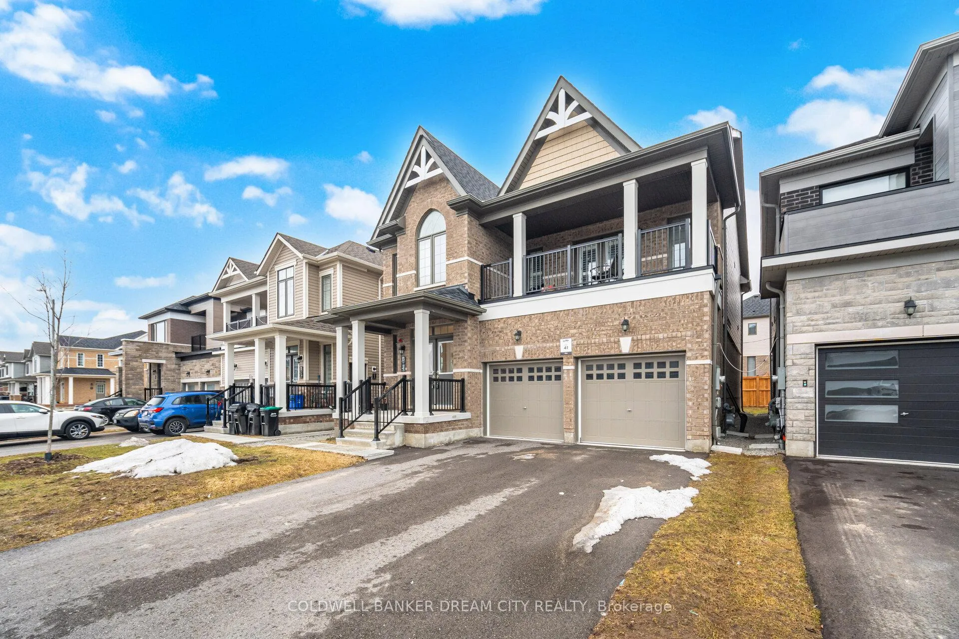 Photo 2 of 33 Bannister Road, Barrie, Rural Barrie Southeast — HOMEH