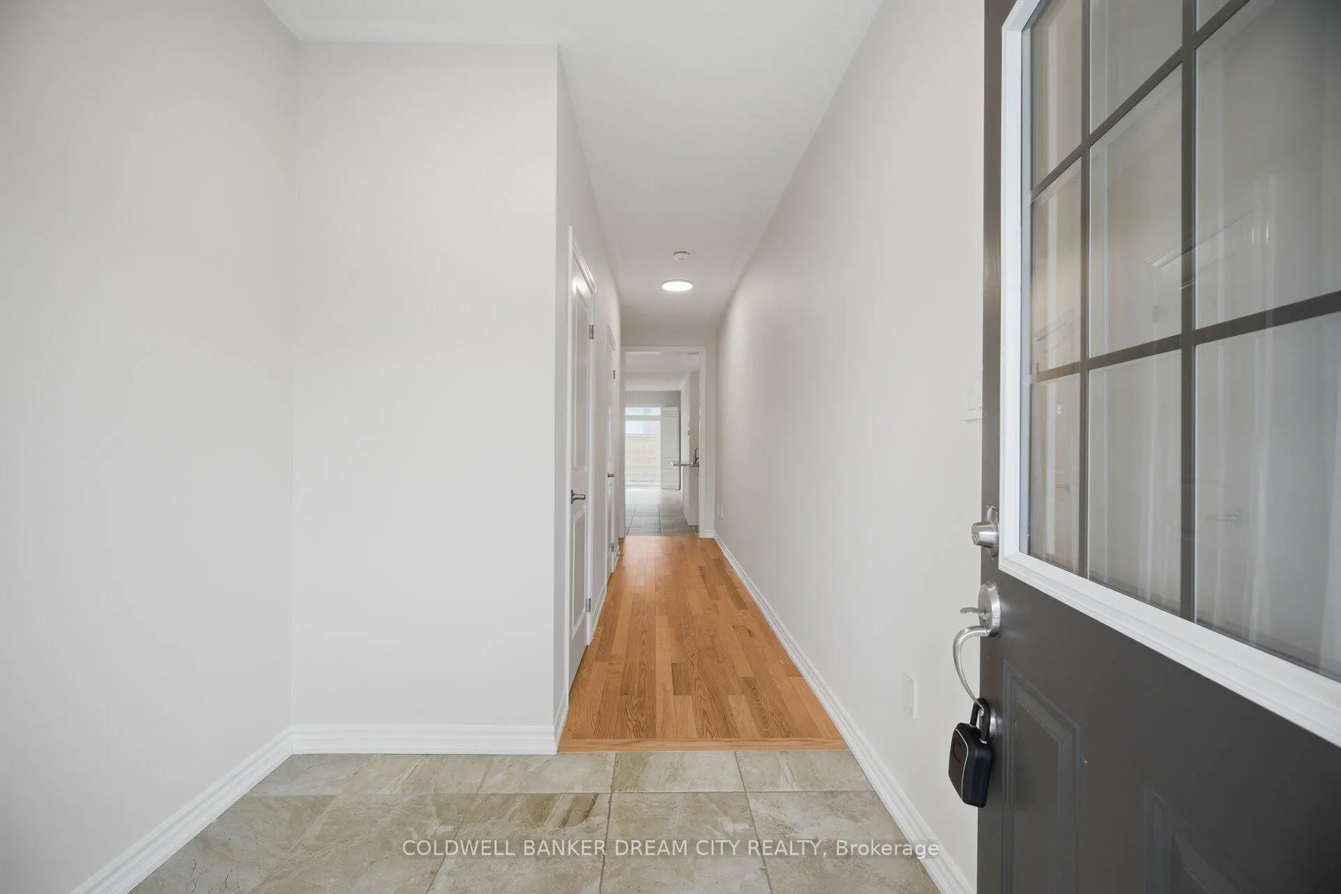 Photo 5 of 33 Bannister Road, Barrie, Rural Barrie Southeast — HOMEH