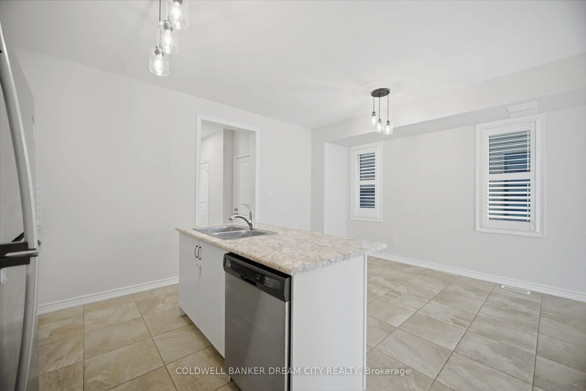 Photo 9 of 33 Bannister Road, Barrie, Rural Barrie Southeast — HOMEH