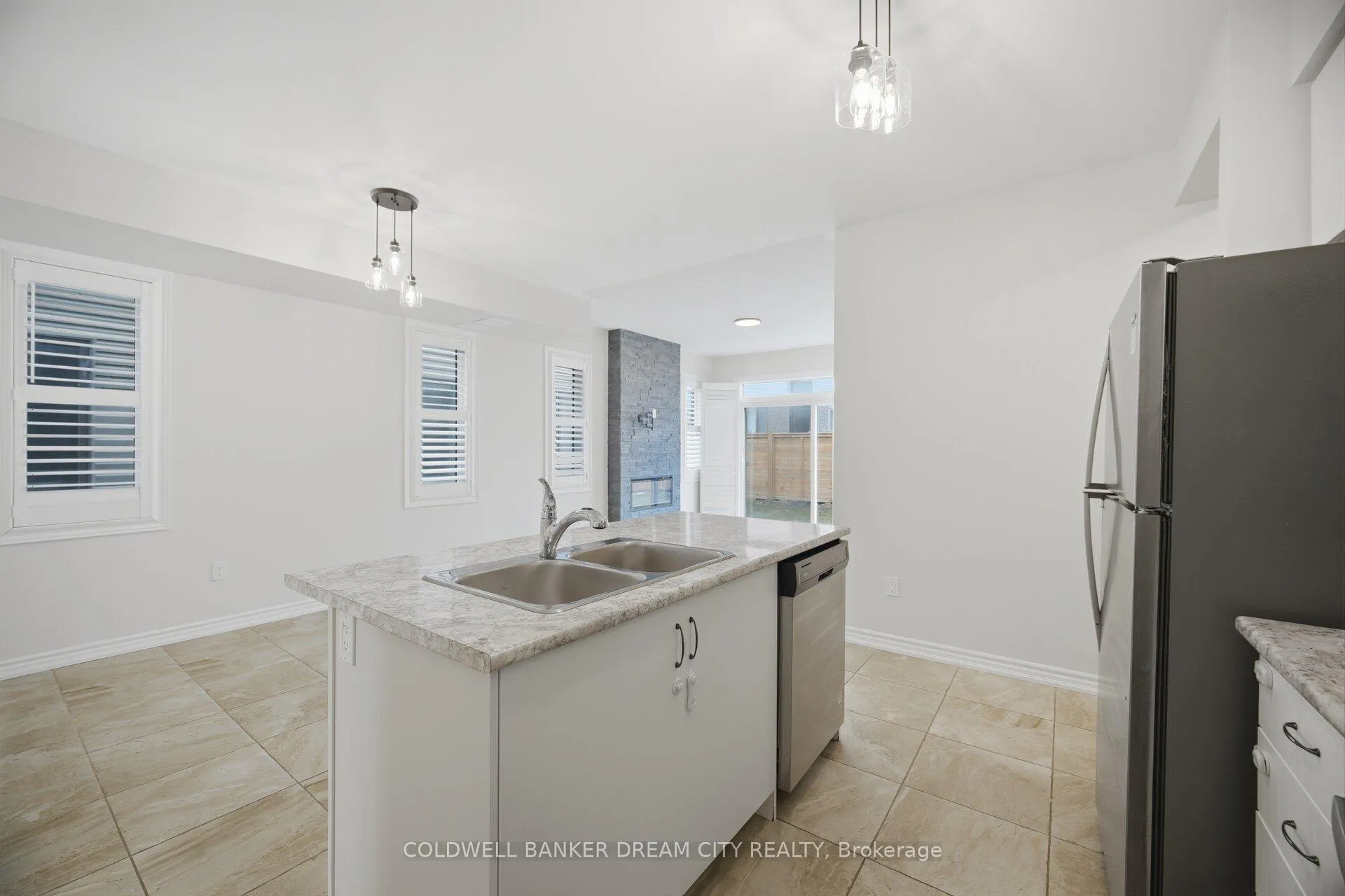 Photo 10 of 33 Bannister Road, Barrie, Rural Barrie Southeast — HOMEH