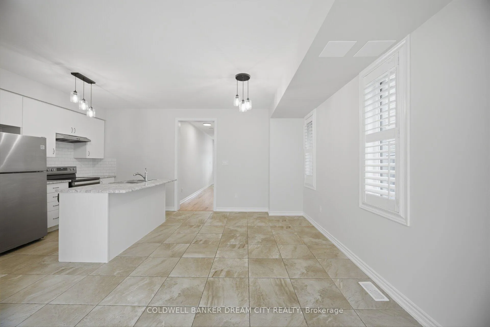 Photo 11 of 33 Bannister Road, Barrie, Rural Barrie Southeast — HOMEH