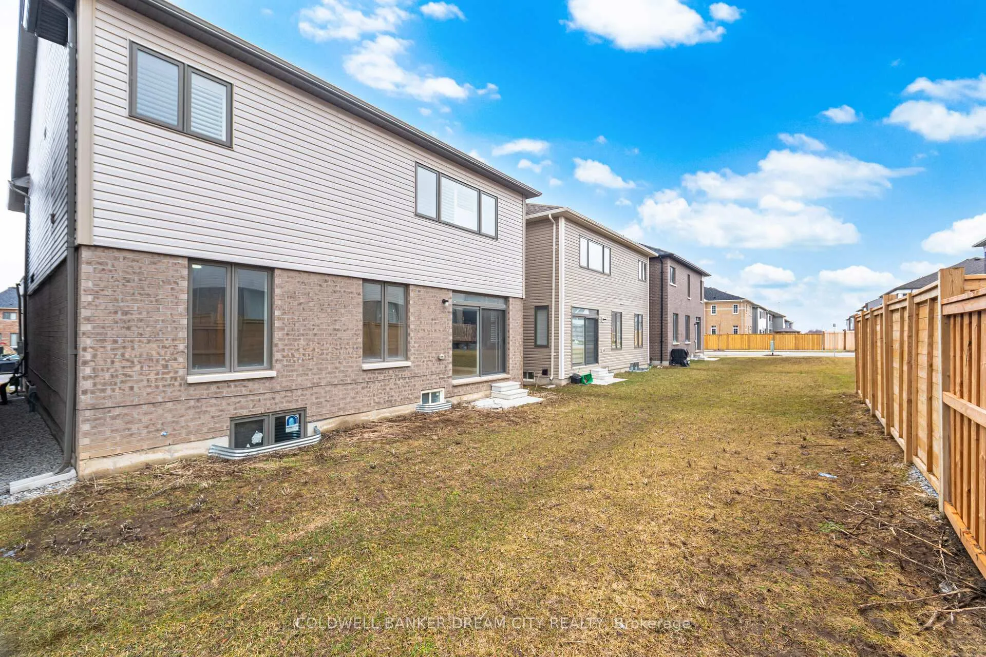 Photo 28 of 33 Bannister Road, Barrie, Rural Barrie Southeast — HOMEH
