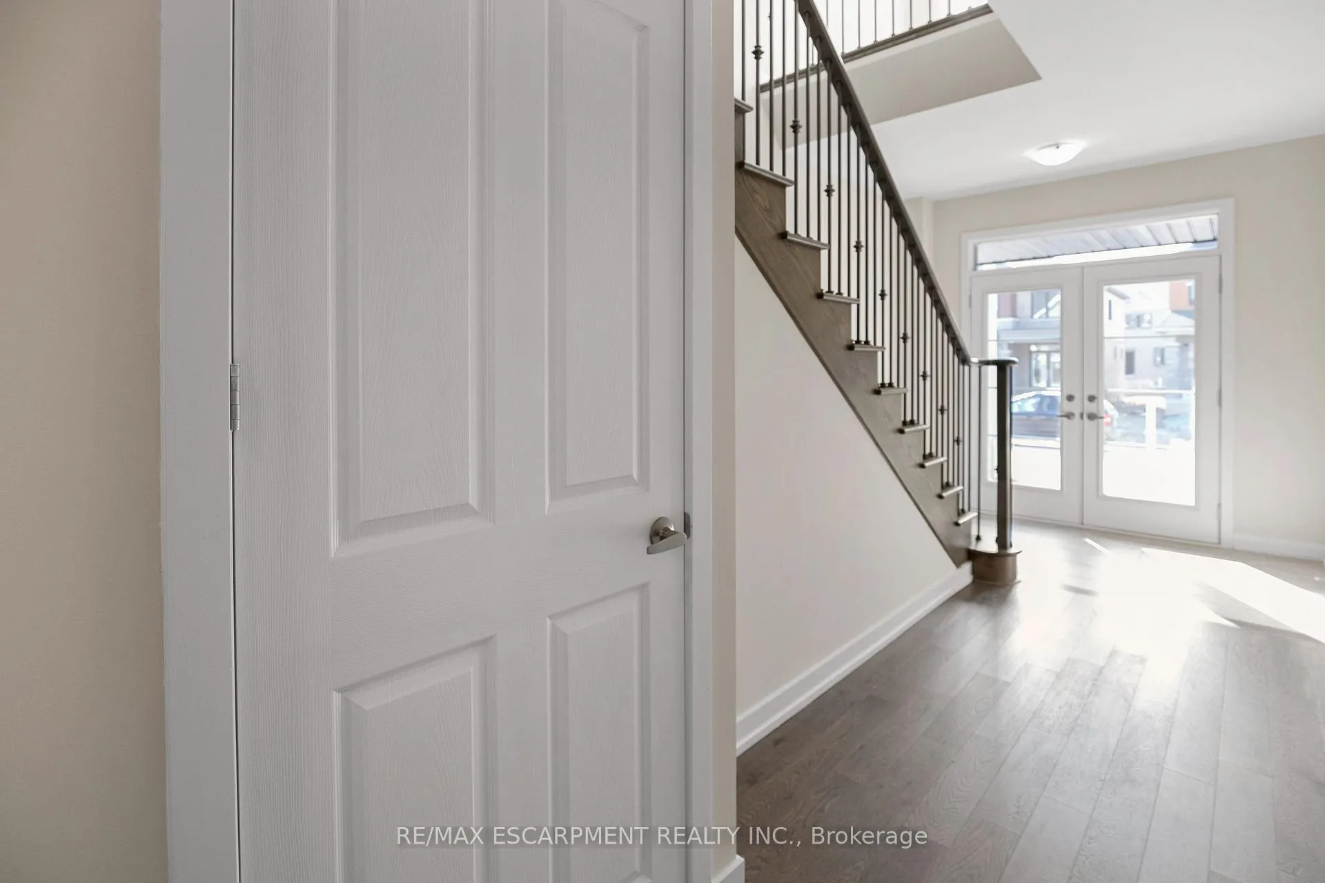 Photo 2 of 12 Blackberry Lane, Thorold, Hurricane/Merrittville — HOMEH