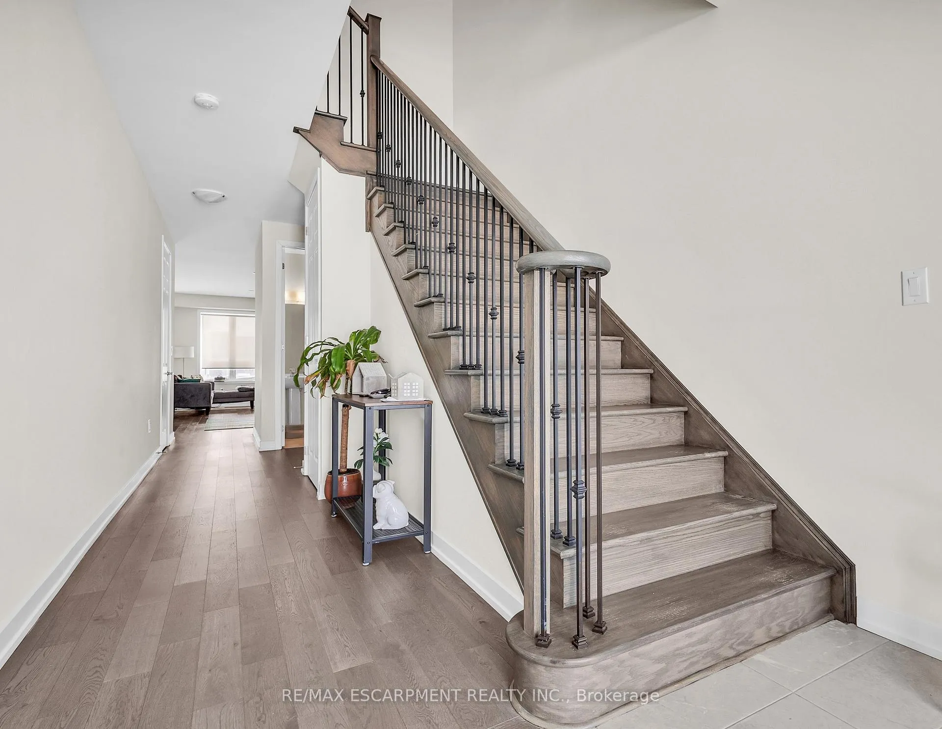 Photo 3 of 12 Blackberry Lane, Thorold, Hurricane/Merrittville — HOMEH