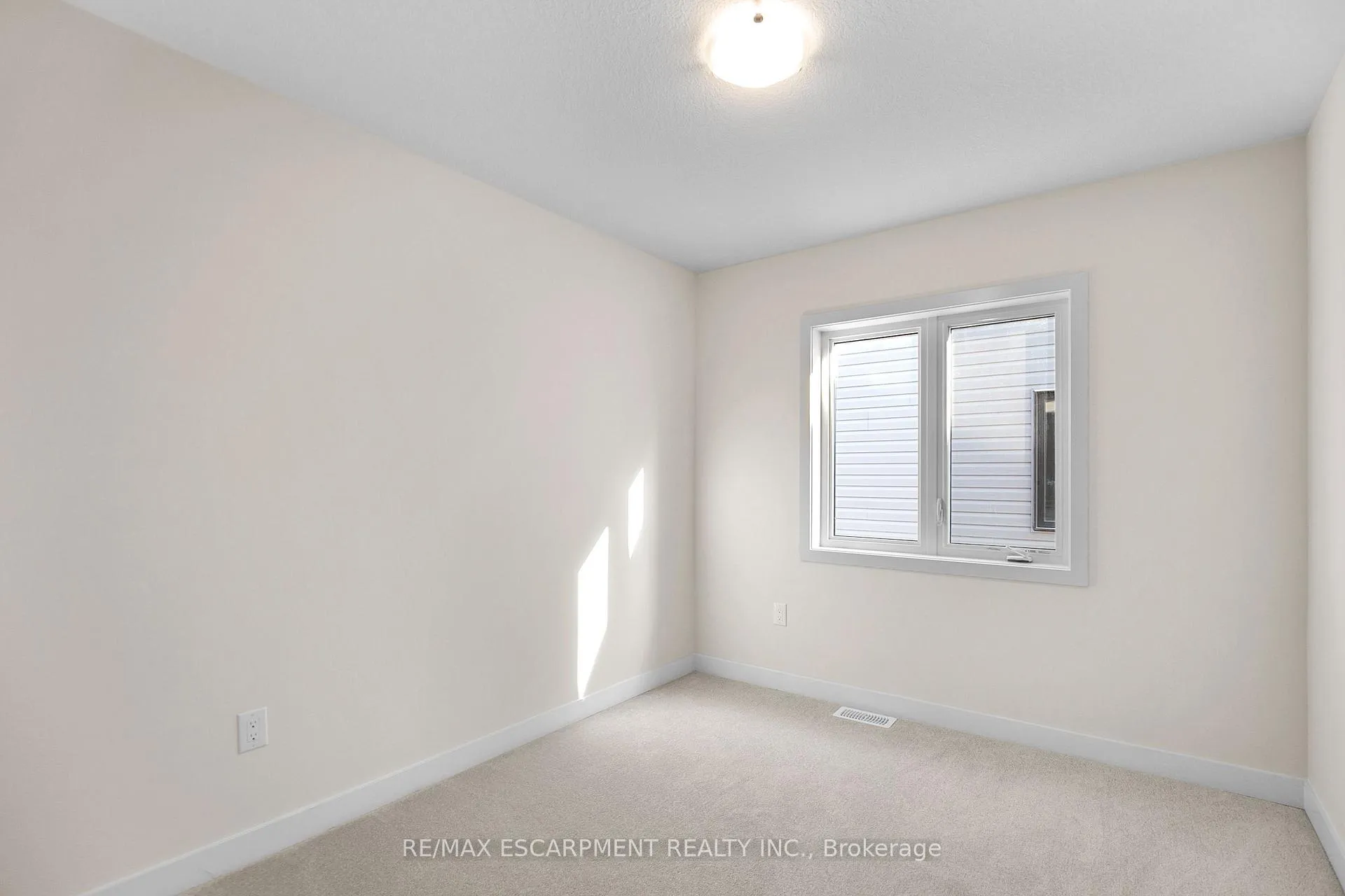 Photo 21 of 12 Blackberry Lane, Thorold, Hurricane/Merrittville — HOMEH