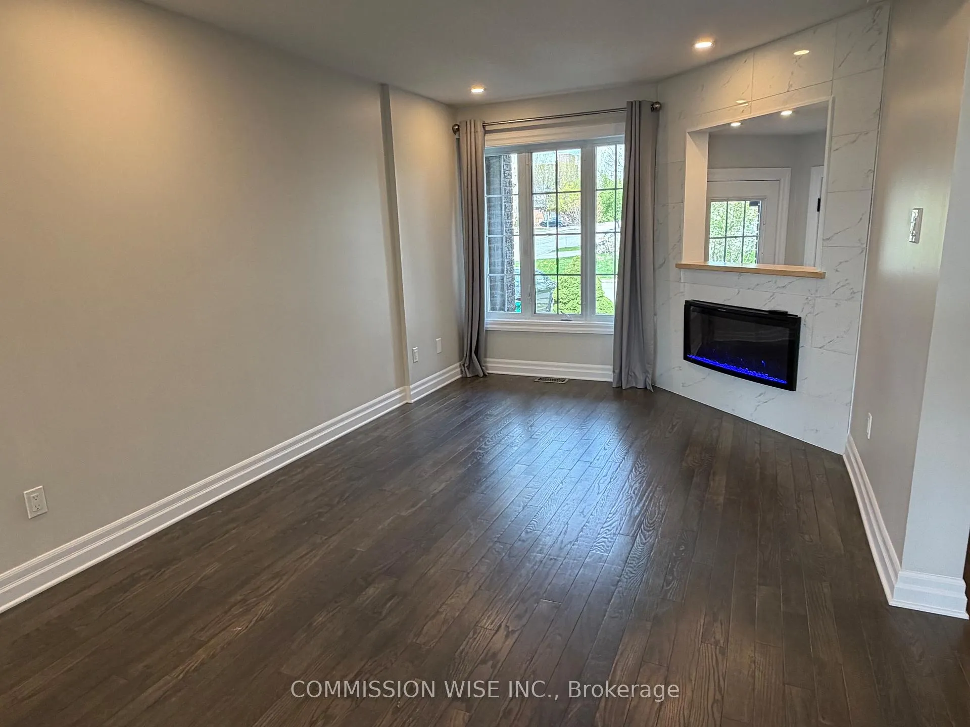 Photo 2 of 82 Carwood Circle, Ottawa, Carson Meadows — HOMEH