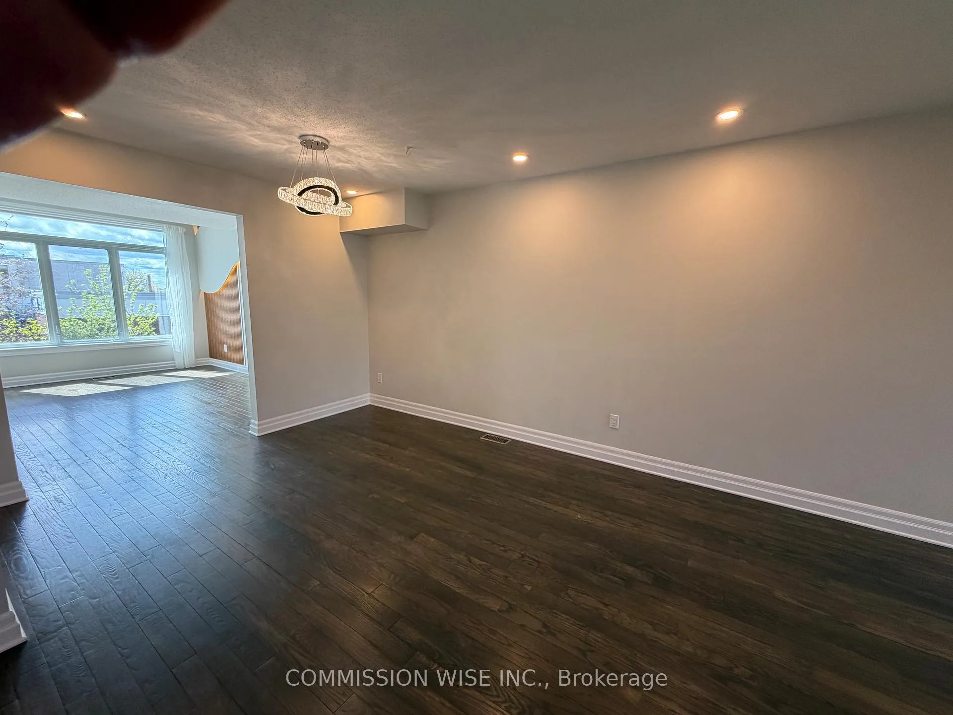Photo 4 of 82 Carwood Circle, Ottawa, Carson Meadows — HOMEH