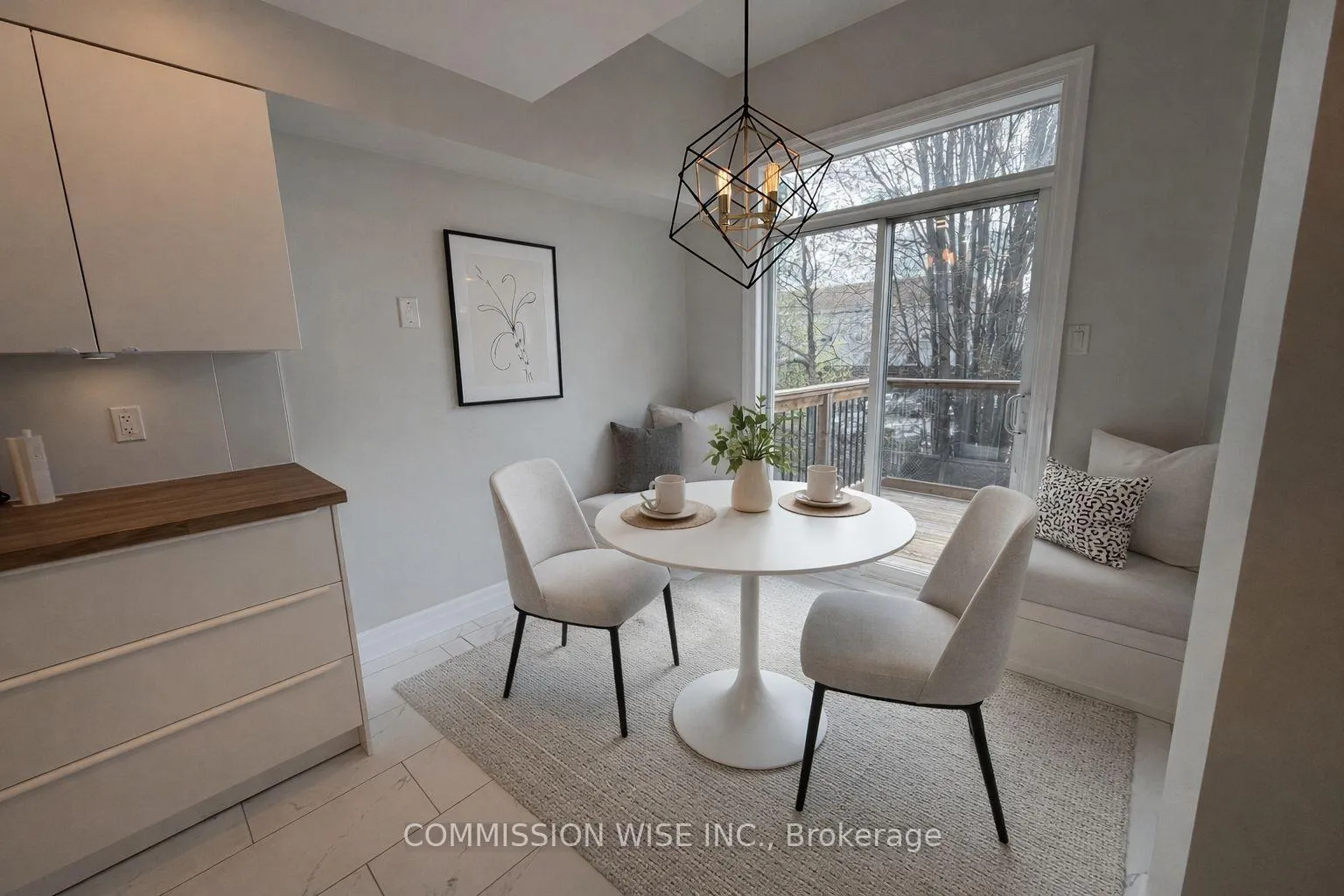 Photo 10 of 82 Carwood Circle, Ottawa, Carson Meadows — HOMEH